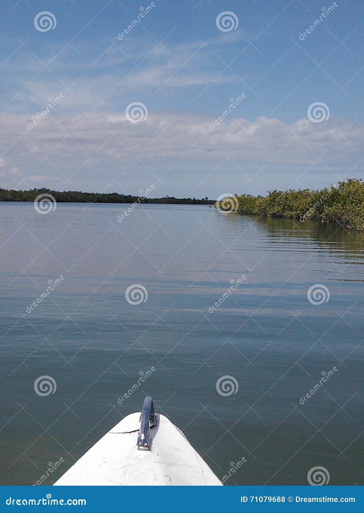 Entrada de Ponce. Vista para o mar do canal