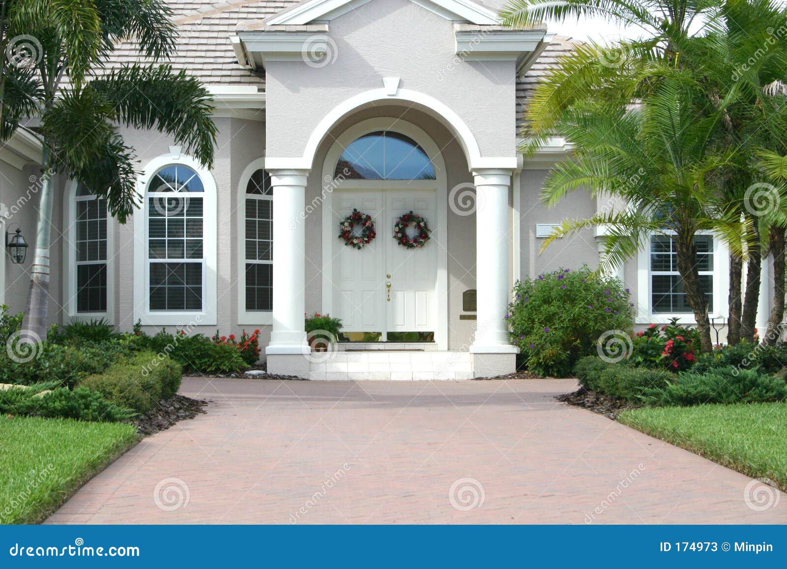 Entrada Elegante Al Hogar Hermoso Imagen de archivo Imagen de ascenso, dominio 174973