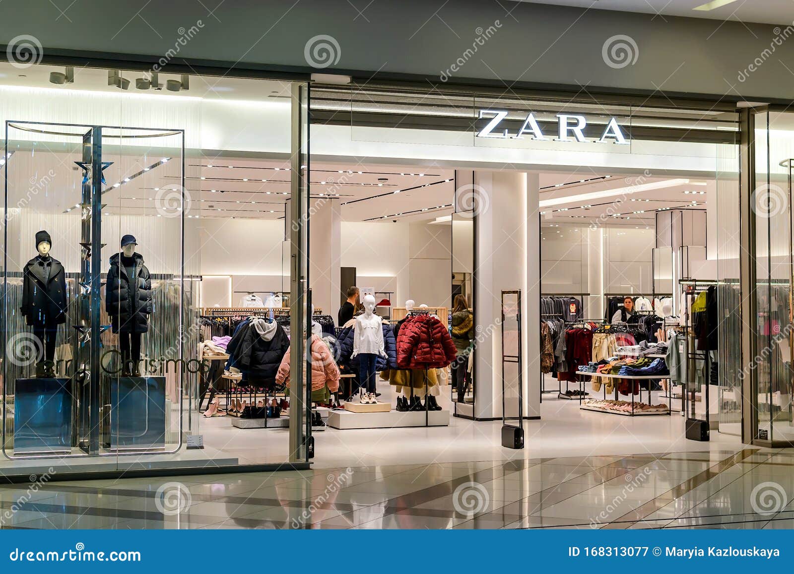 Entrada a La Tienda Zara Niños En El Comercial Grand Mall Cartel Del Logo De Zara En La Boutique Brillante Y Fotografía editorial - Imagen de adentro, accesorios: 168313077