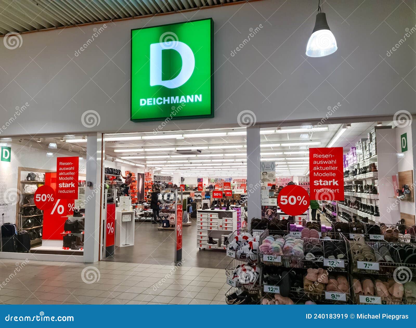 Deichmann Shoe Store Stock Photos - Free & Royalty-Free Stock Photos from  Dreamstime