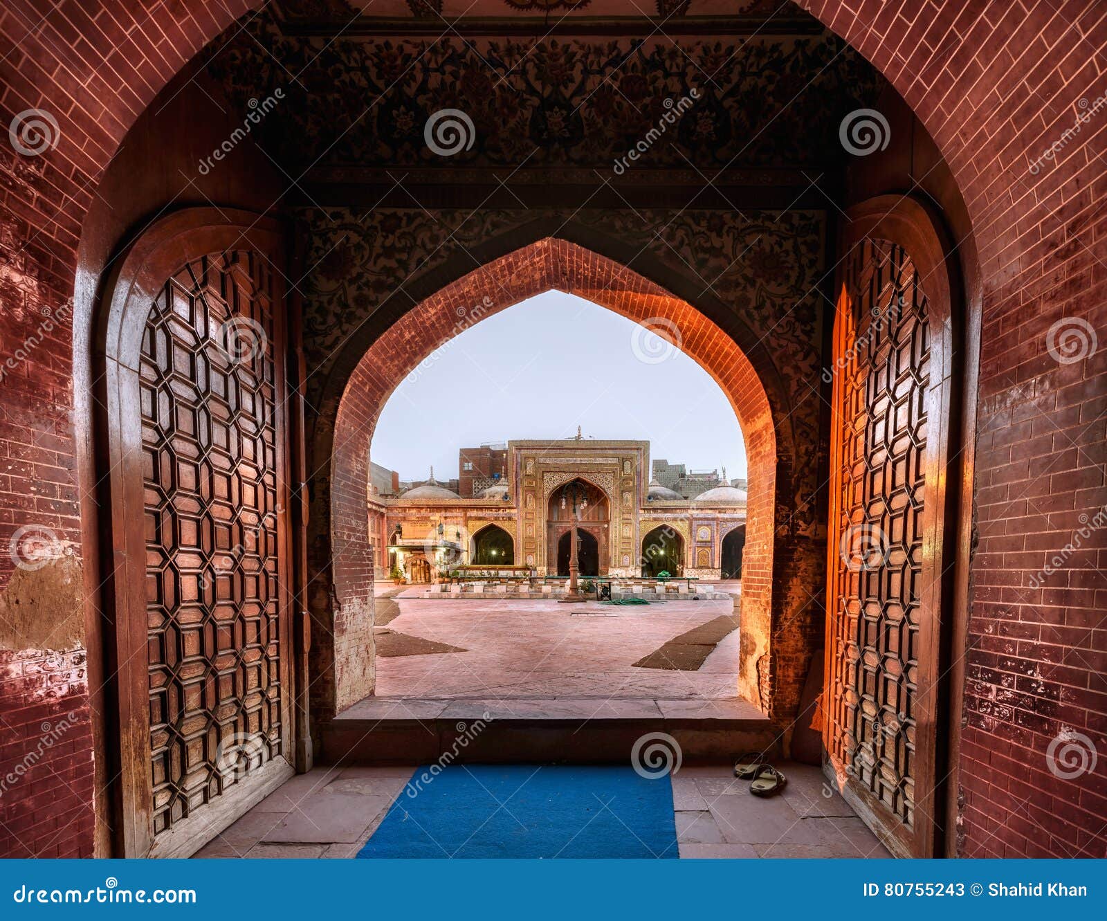 Entrance Door Masjid Wazir Khan ,Lahore Pakistan Editorial ...