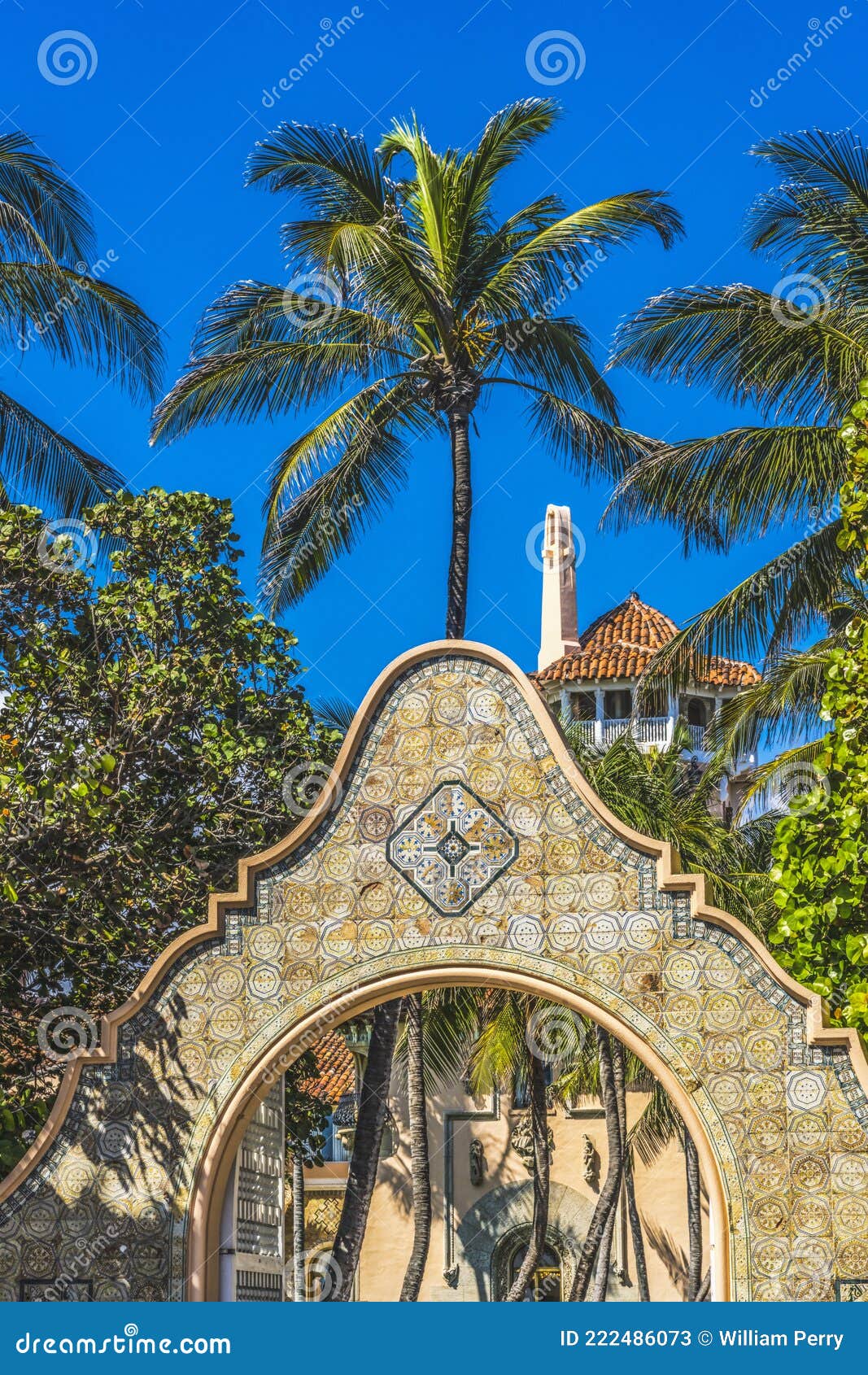 entrance gate mar-a-lago trump's house palm beach florida