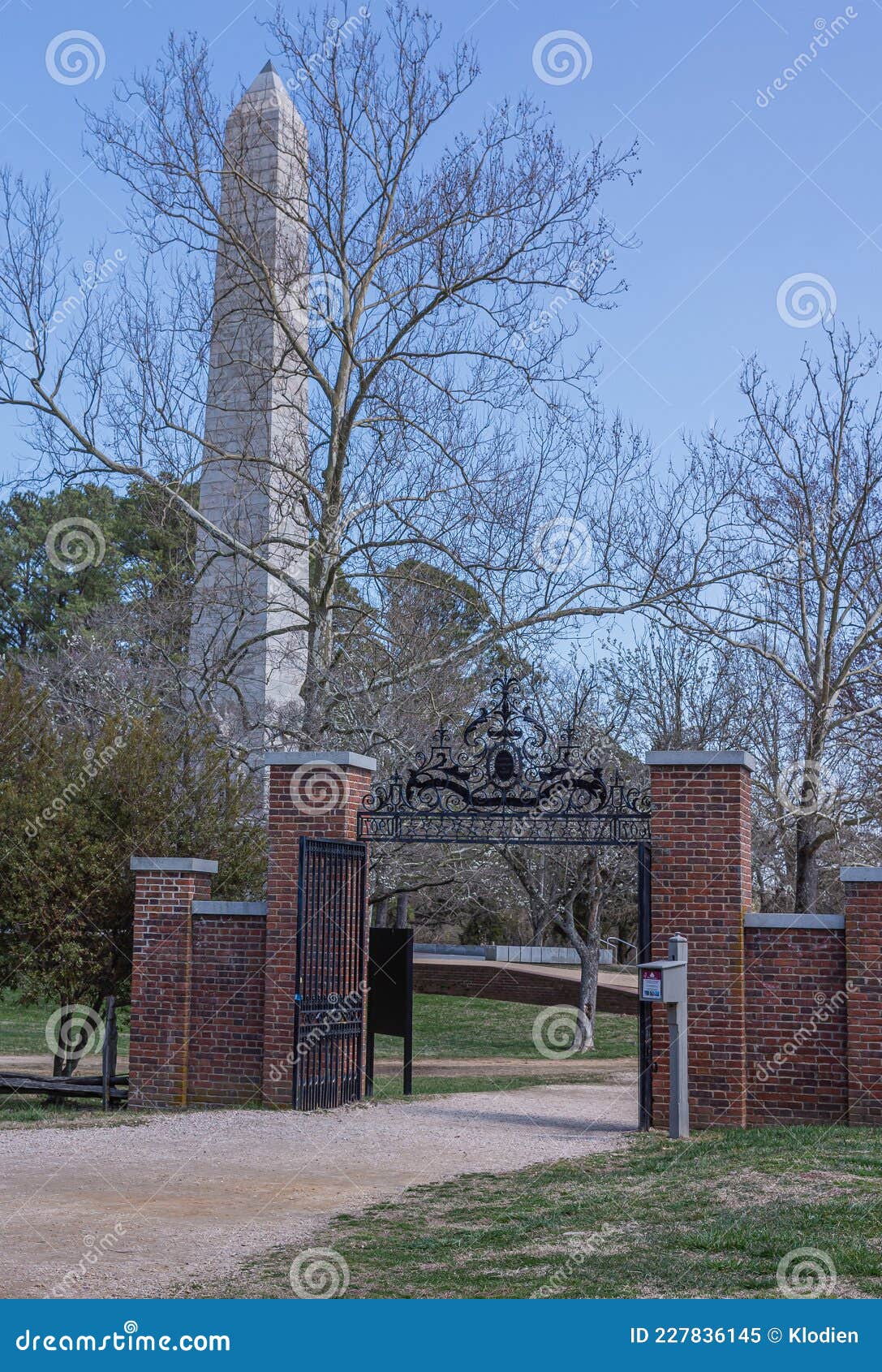 entrance gate and tencentennial monument at historic jamestowne, va, usa