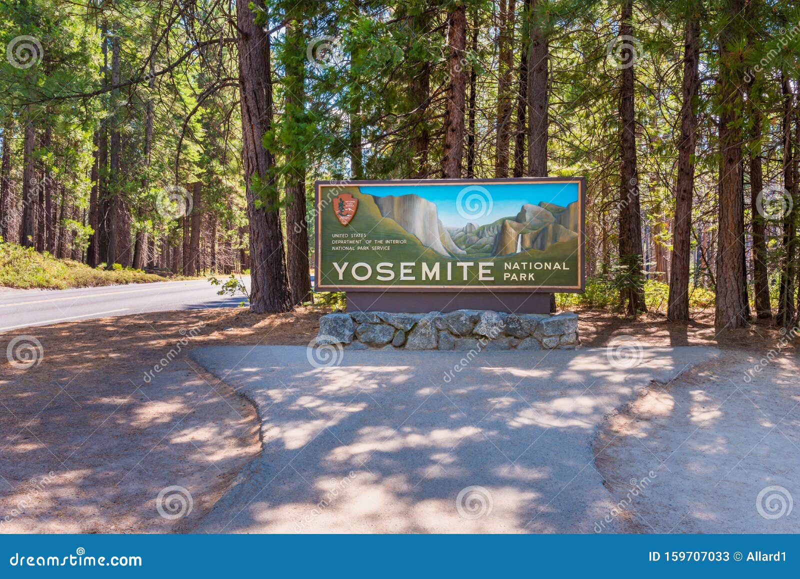 Entrance Sign To Yosemite National Park Editorial Stock Photo - Image