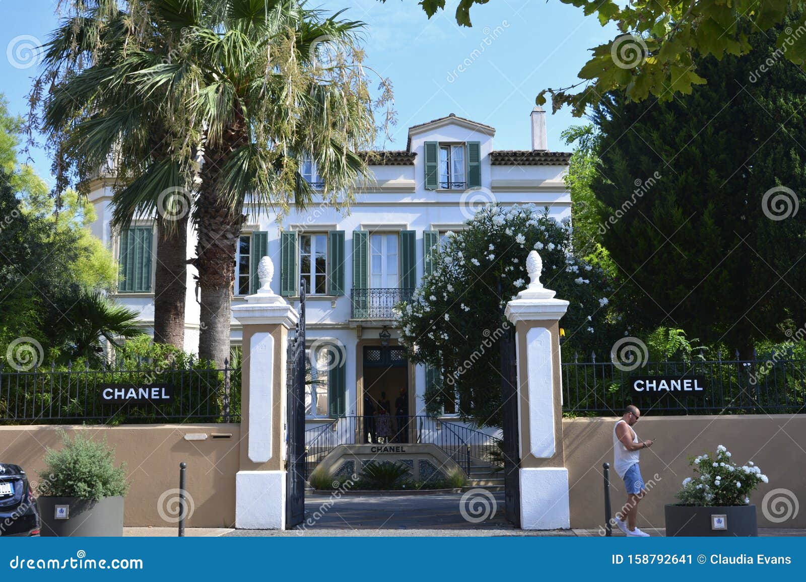 Entrance To Chanel Building in Saint Tropez, August 19. 2019 Editorial  Photo - Image of fashion, cosmetics: 158792641