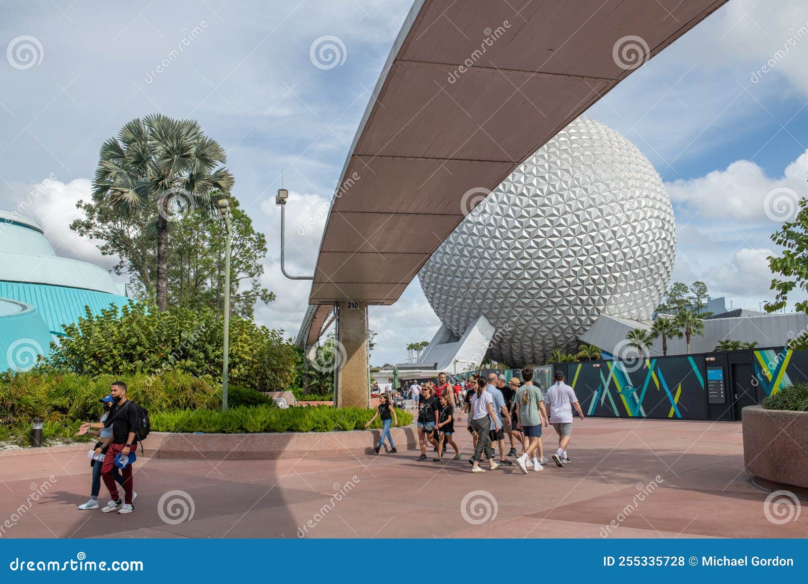 Epcot in Orlando, Florida editorial stock photo. Image of park 255335728