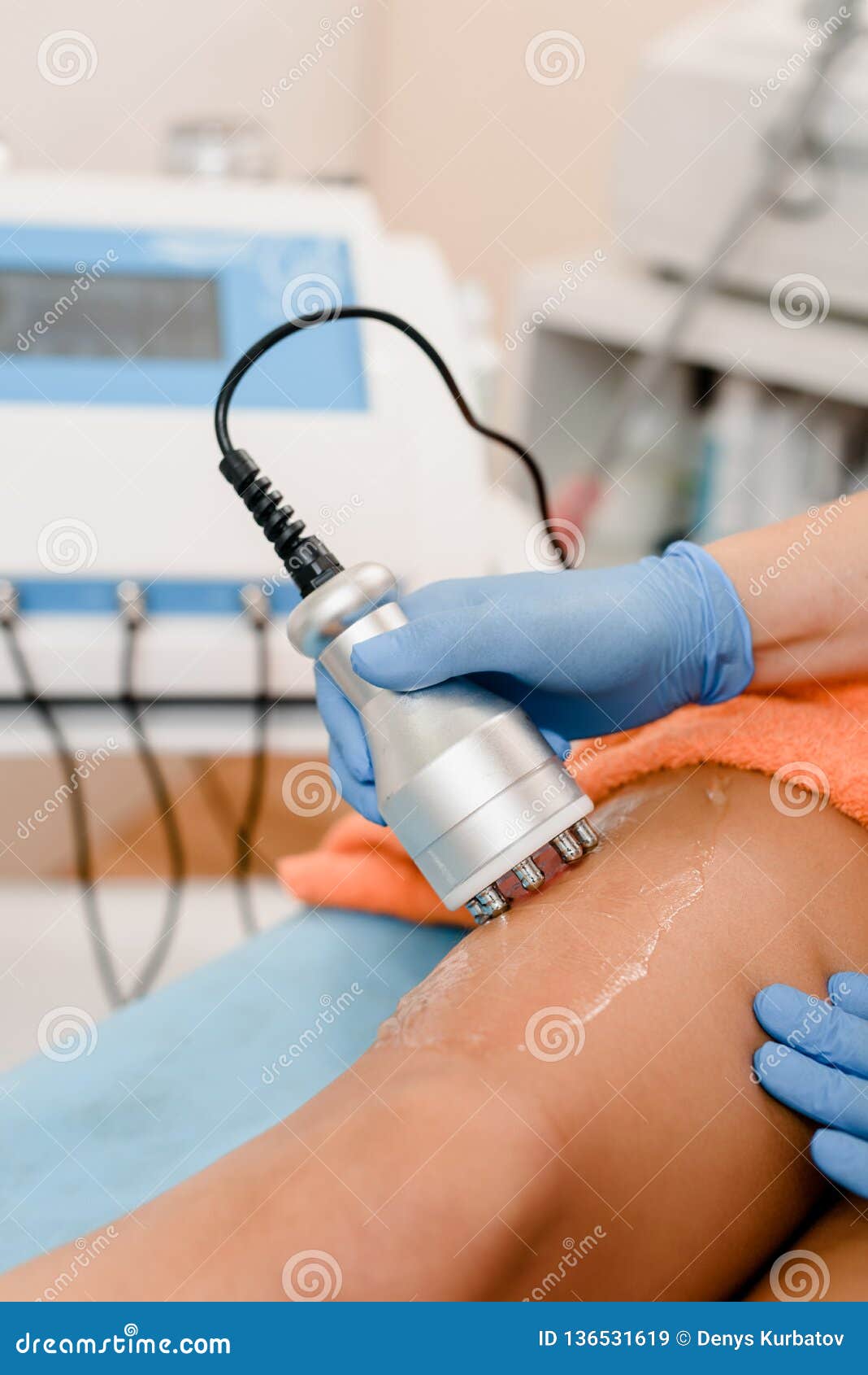 Epilation De Laser De Jambes Image stock Image du procédure, matériel