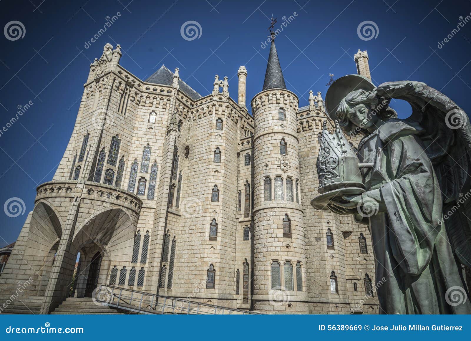 episcopal palace of astorga by gaudi