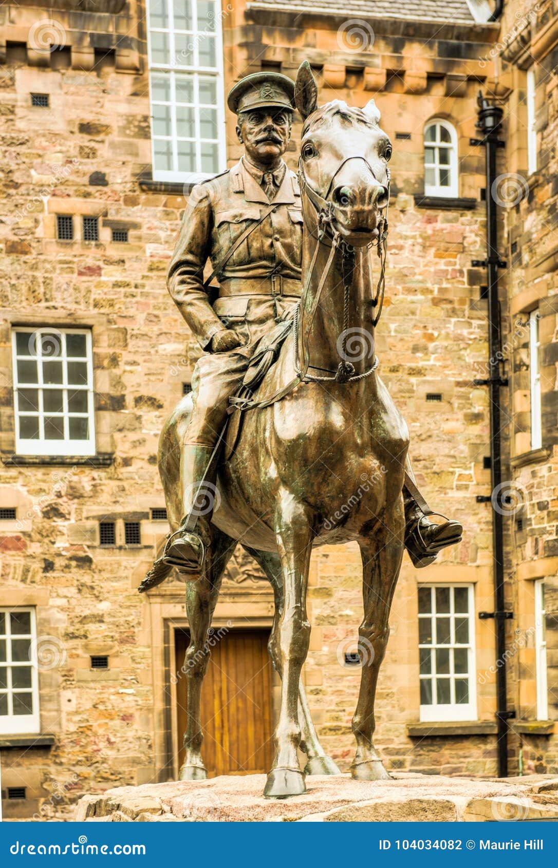 equestrian statue at edinburgh castle