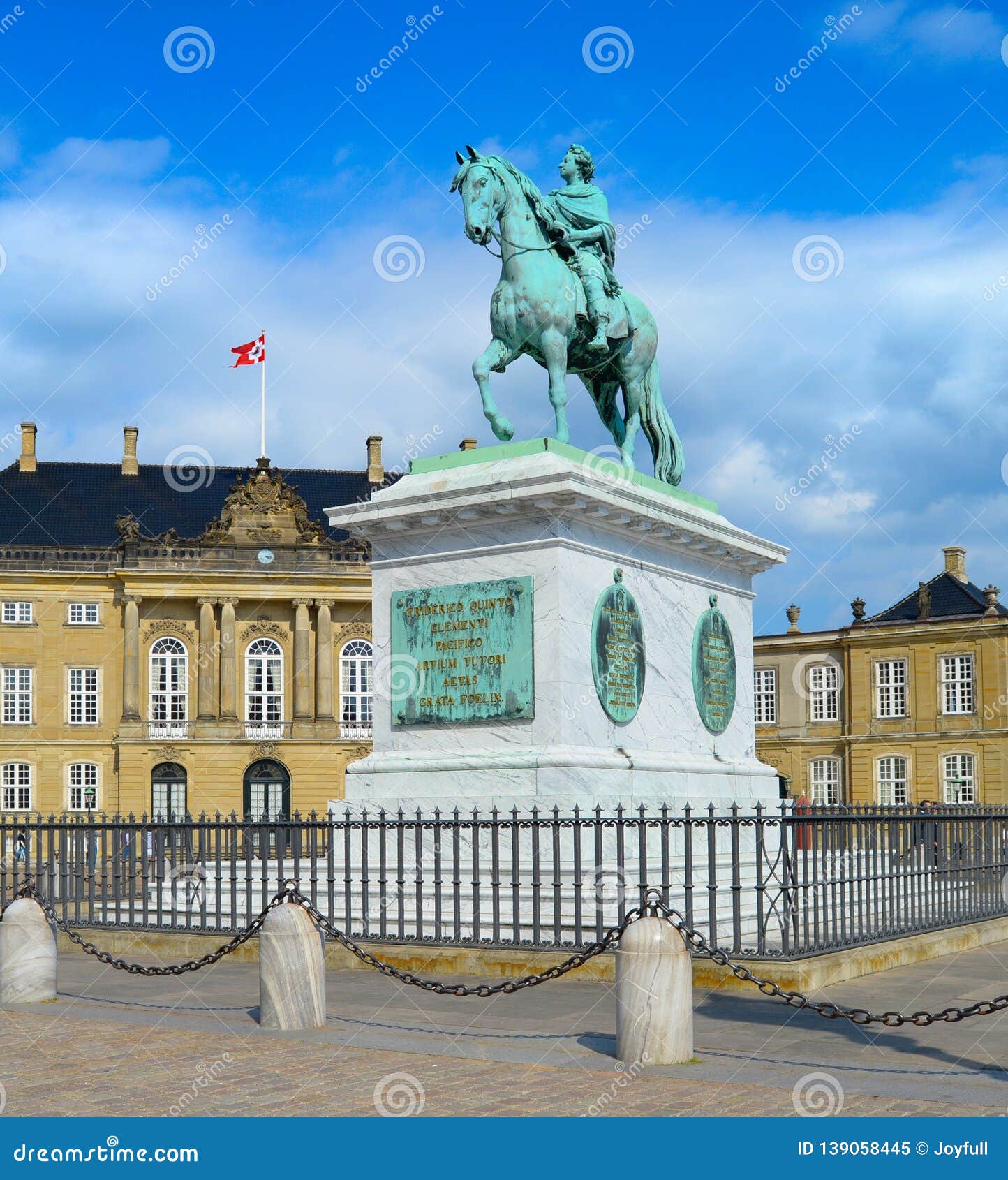 Equestrian Statue of Frederik, Copenhagen Stock Image - Image of ...