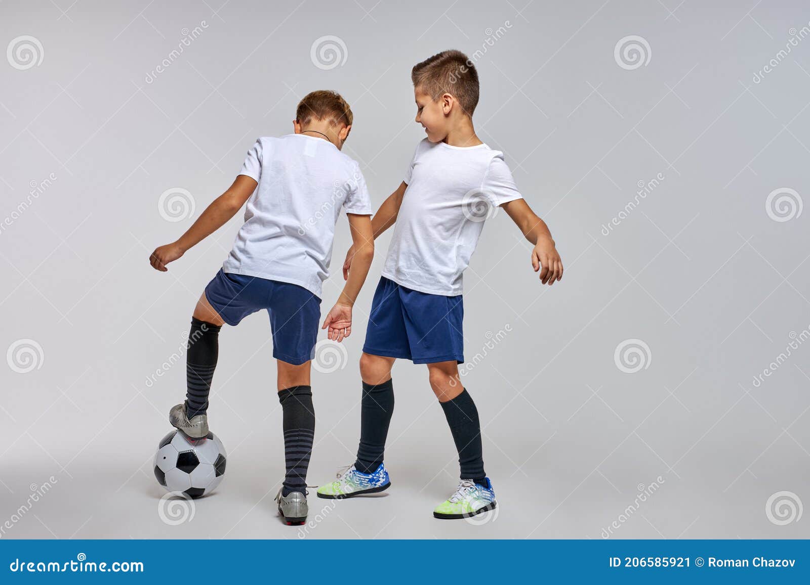 Treinamento De Futebol Para Crianças. Sessão De Treinamento De