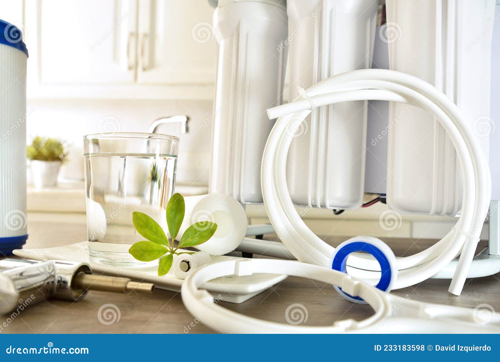 equipment for mounting domestic reverse osmosis equipment on kitchen