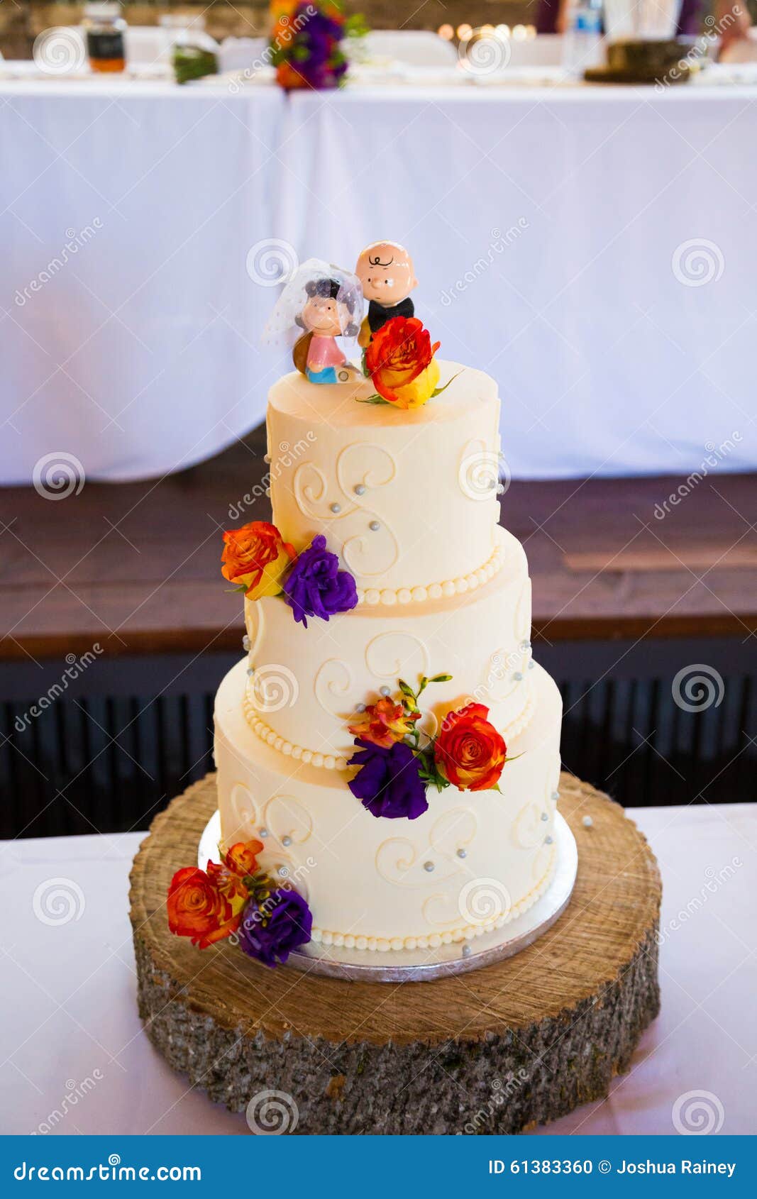 snoopy wedding cake