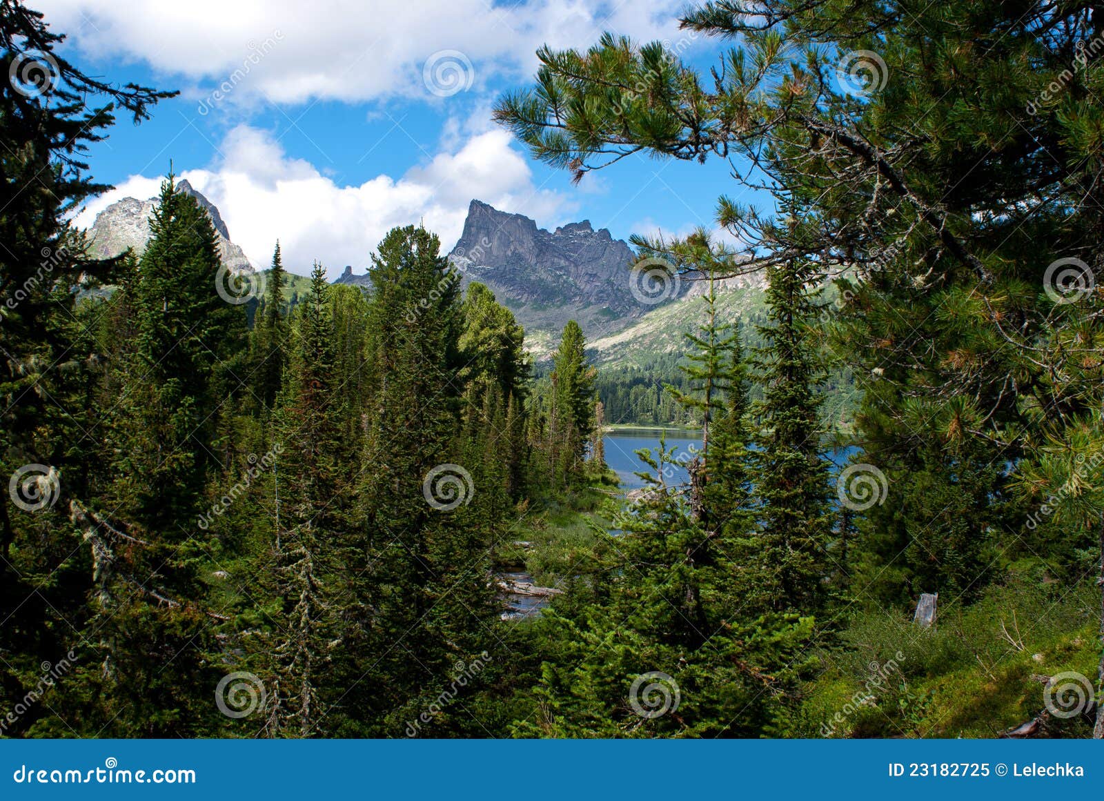 Svetloe lake at the national park Ergaki