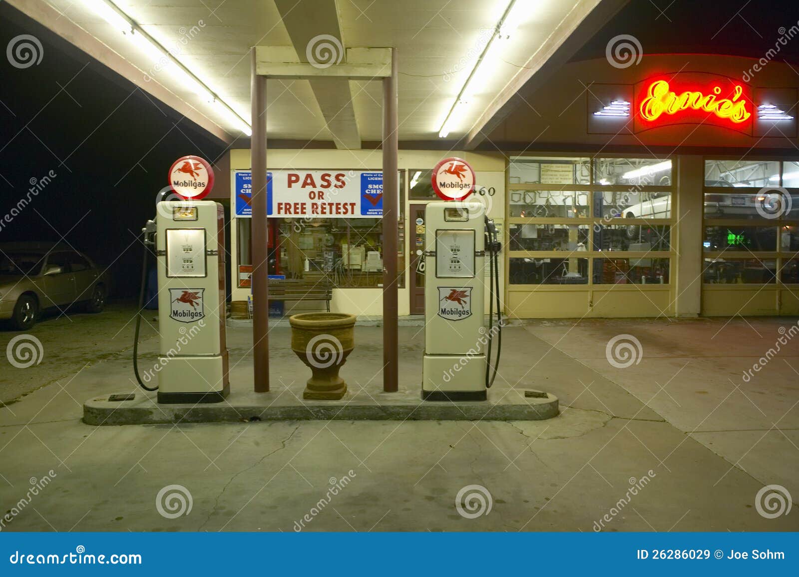 Ernie S Old Mobil Gas Station Editorial Stock Image Image of sign