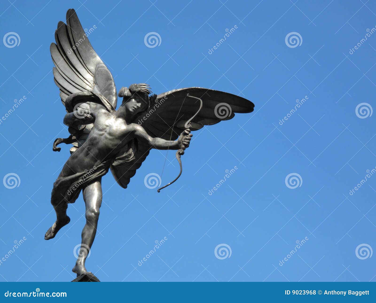 eros statue in piccadilly circus london