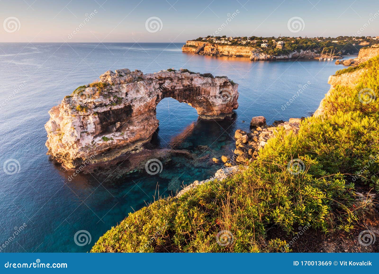 es pontas natural arch in mallorca