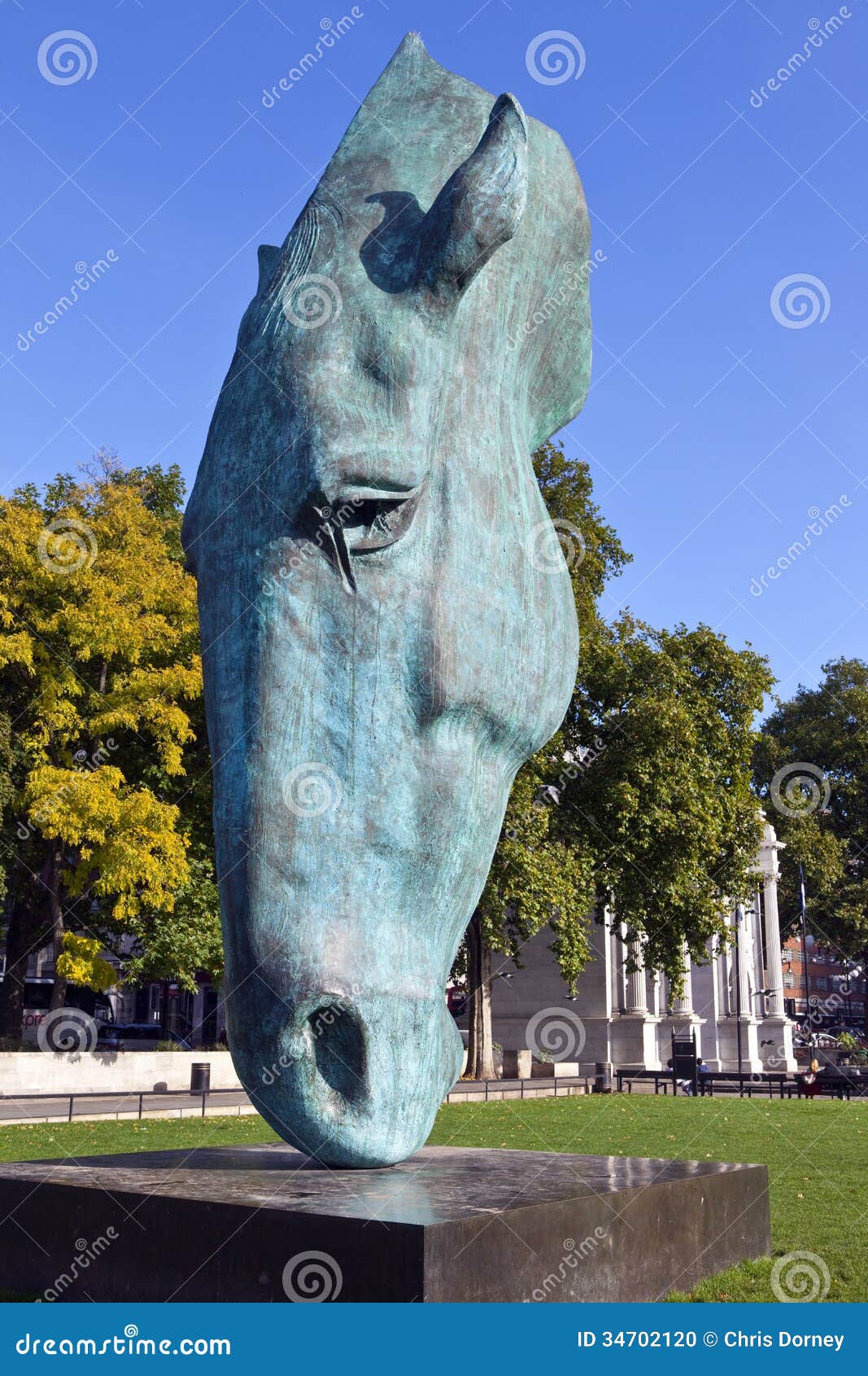 ESCULTURA EM MÁRMORE MACIÇO DE CABEÇA DE CAVALO