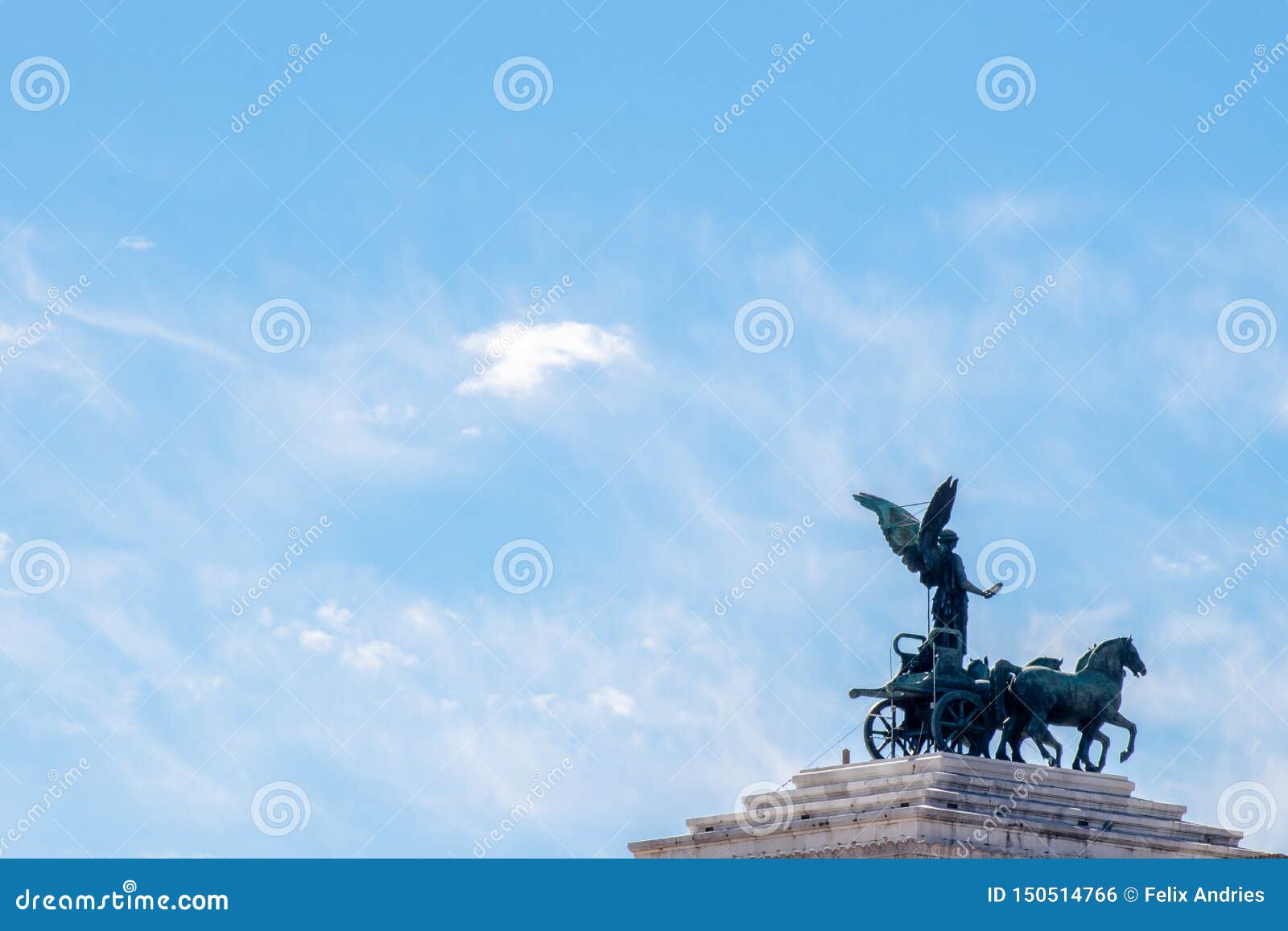 escultura parte del monumento de vittorio emanuele,  altare della patria,  piazza venezia, rome italy