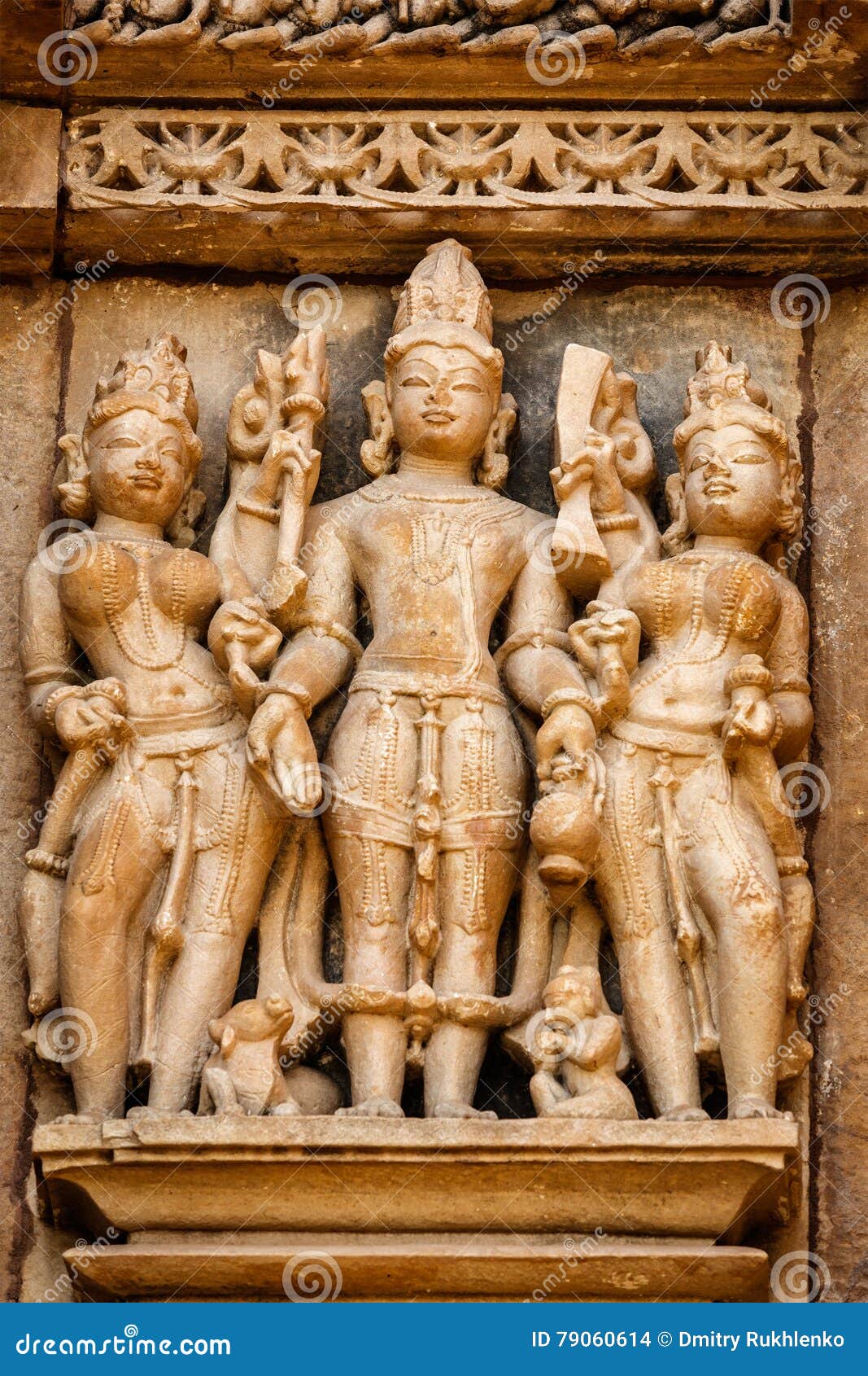 Esculturas Famosas De Los Templos De Khajuraho, La India -9390