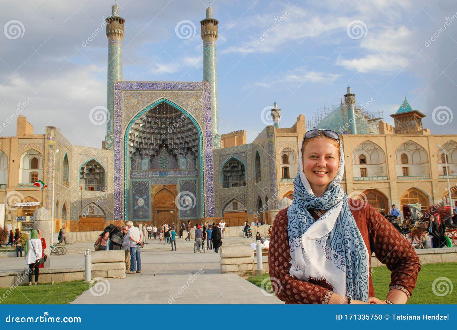 Esfahan, Iran - May 14, 2017: the Main Attraction of the City of Isfahan is  Jameh Mosque. a Beautiful Mosque with Rich Blue Mosaic Stock Photo - Image  of minaret, iranian: 171335750