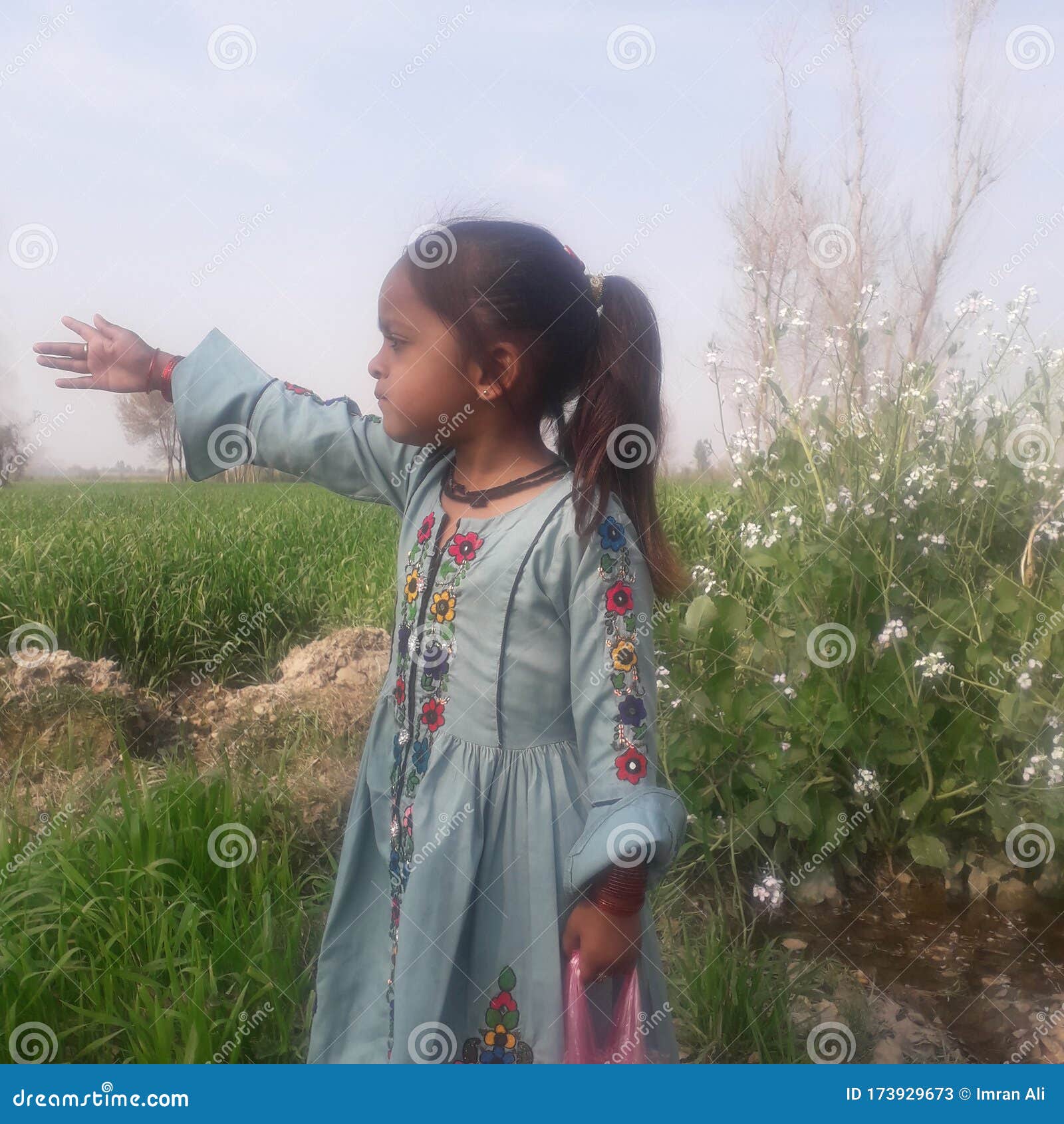  esha is enjoying weather and fields with his dad