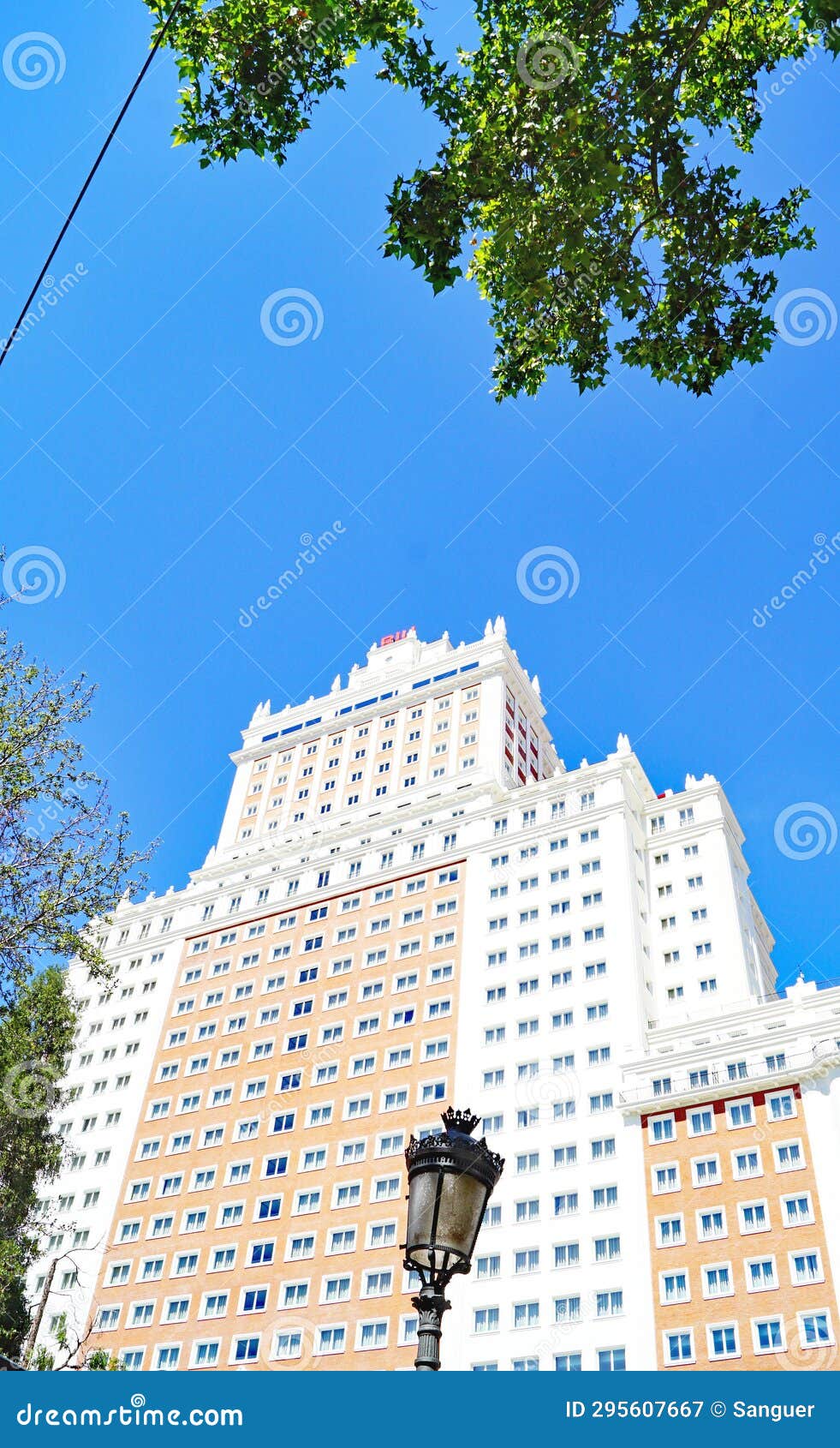 espaÃ±a tower in madrid