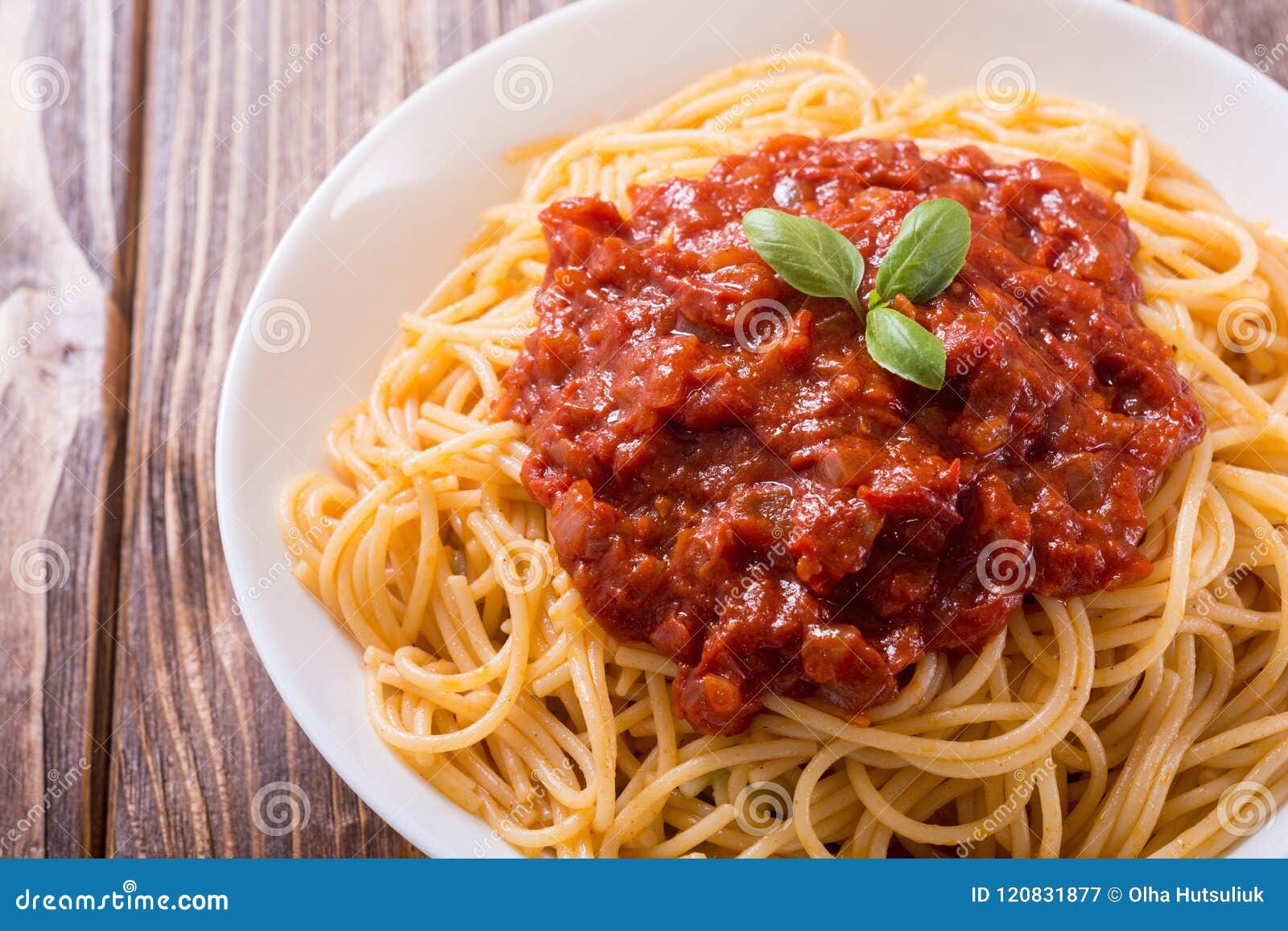 Espagueti Italiano De Las Pastas Imagen de archivo Imagen de hierba