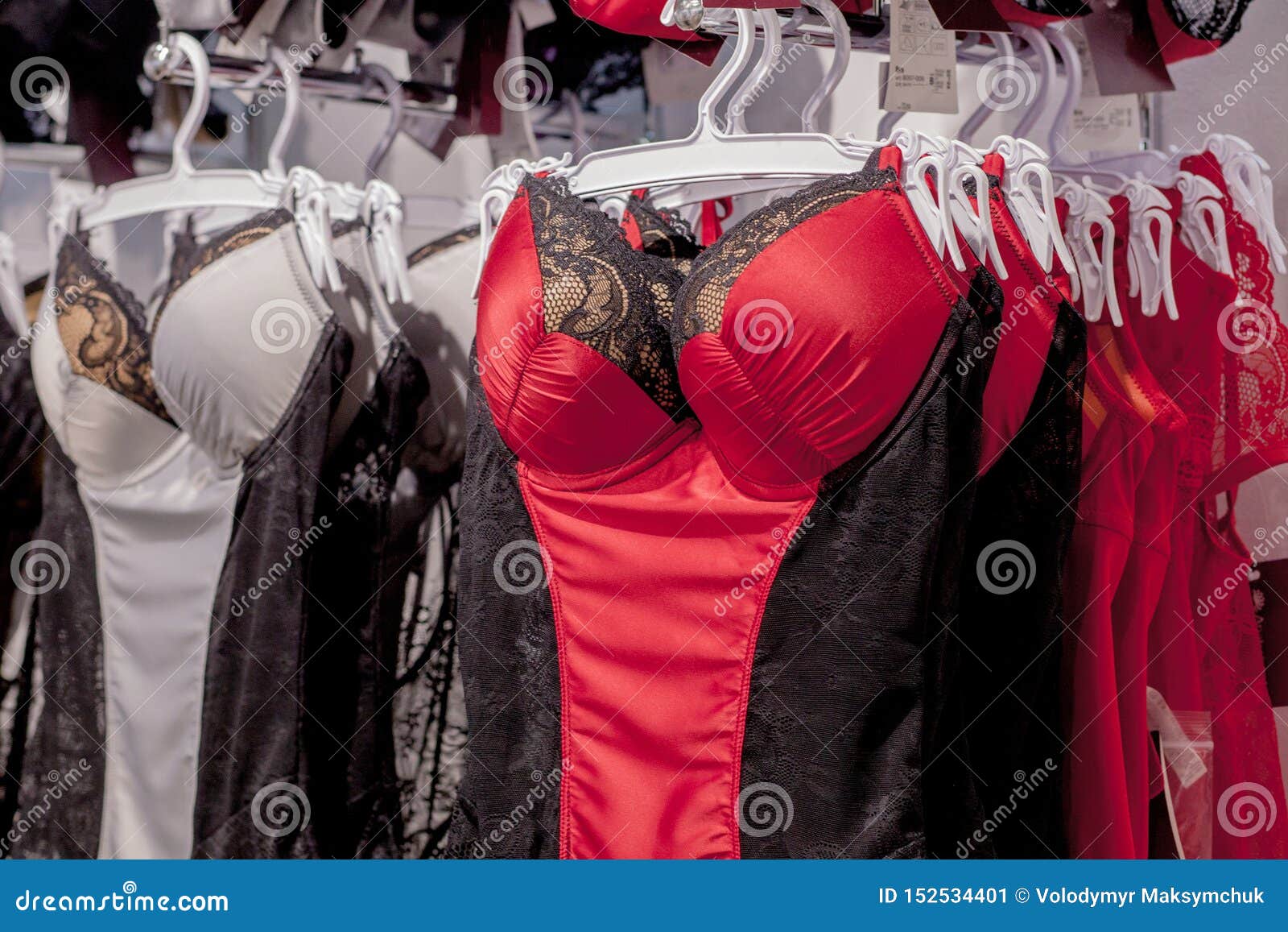 Underwear Corset at the Shop Window. Underwear in Shop Display during Sale  Holiday Season Imagem de Stock - Imagem de moda, loja: 152534401