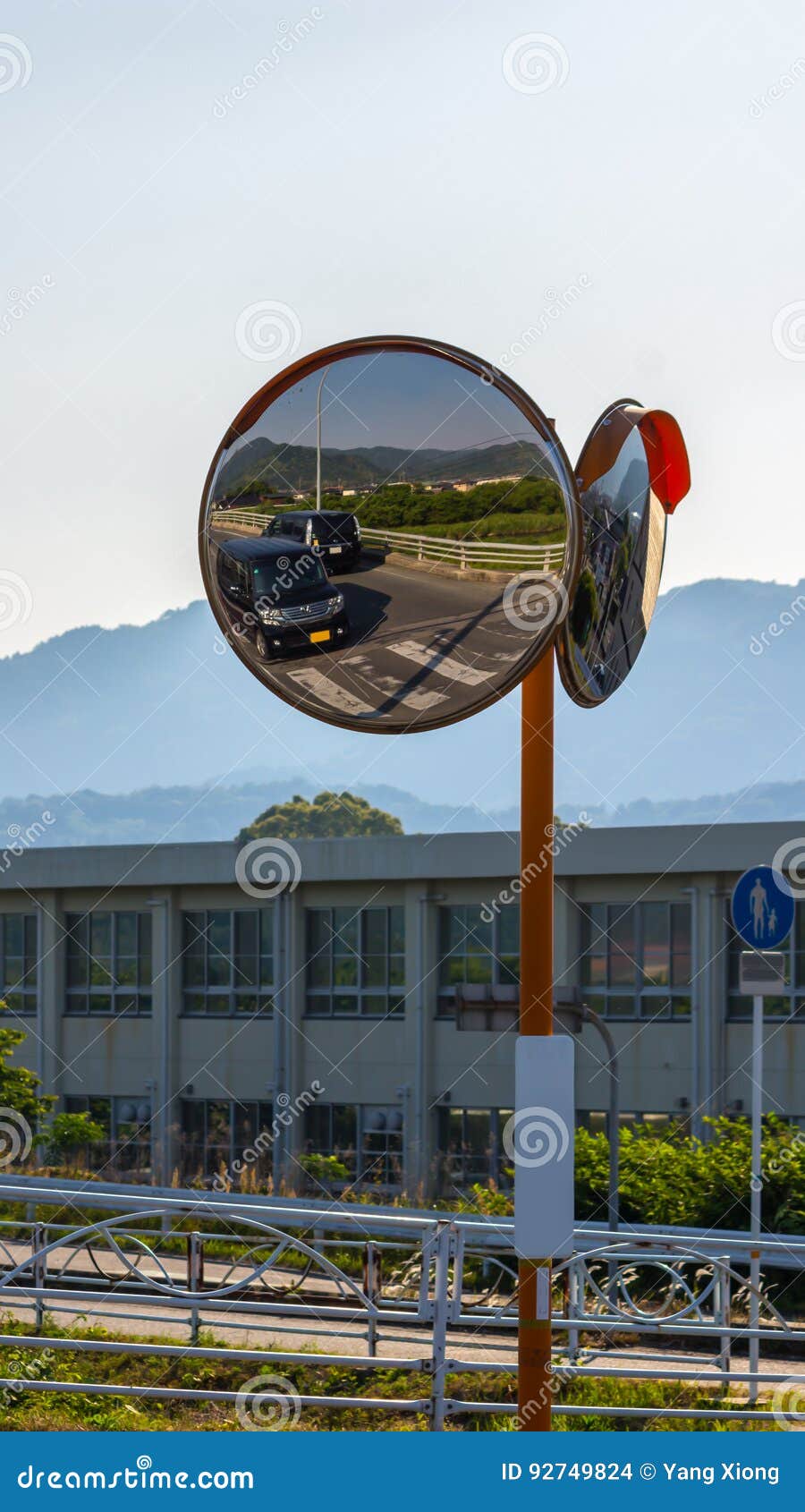 Espejo panorámico Espejo Traffico con Gorro antilluvia para la Seguridad en Carretera y para Las Tiendas diámetro 30 cm EBTOOLS Espejo Convexo irrompible Traffico 