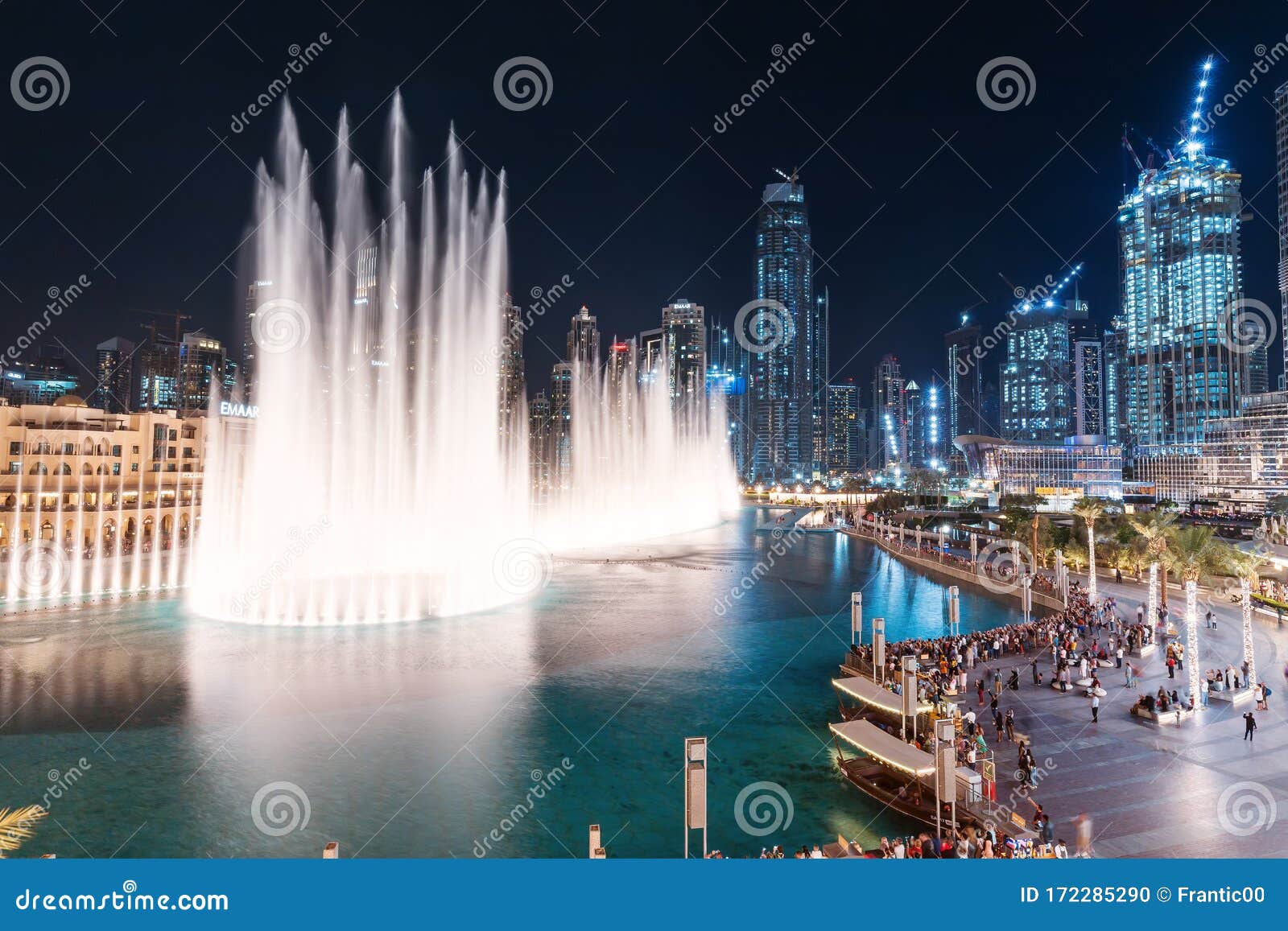 DUBAI  FONTES DO BURJ KHALIFA - QUAL MELHOR LUGAR E HORÁRIO PARA ASSISTIR  AO SHOW DAS FONTES GRÁTIS 