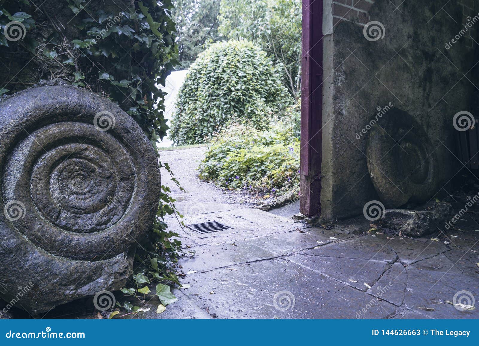 the espiral in the chalice well