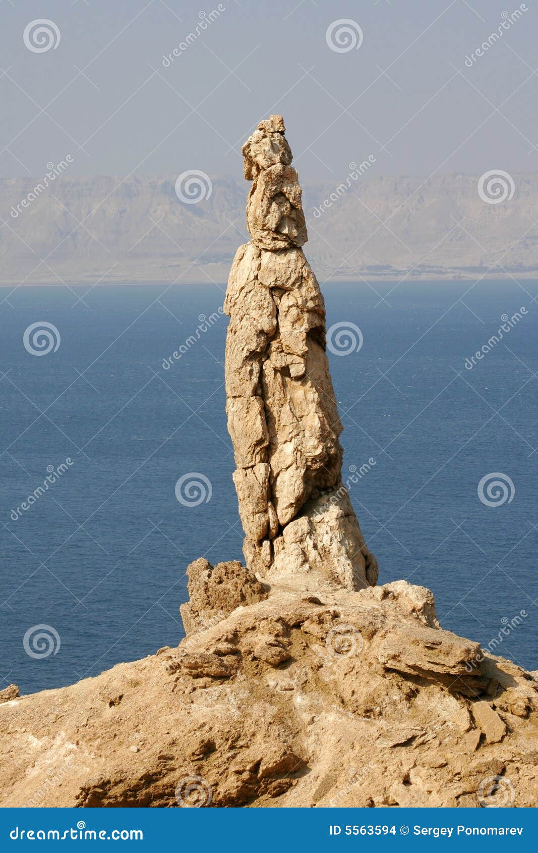 Esposa do lote foto de stock. Imagem de fama, lote, céu 5563594