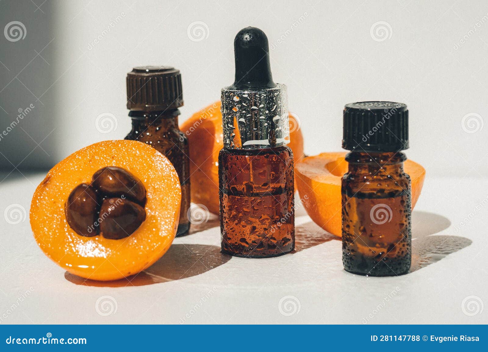 essential oil of japanese medlar. nepole frutta japanese medlar.