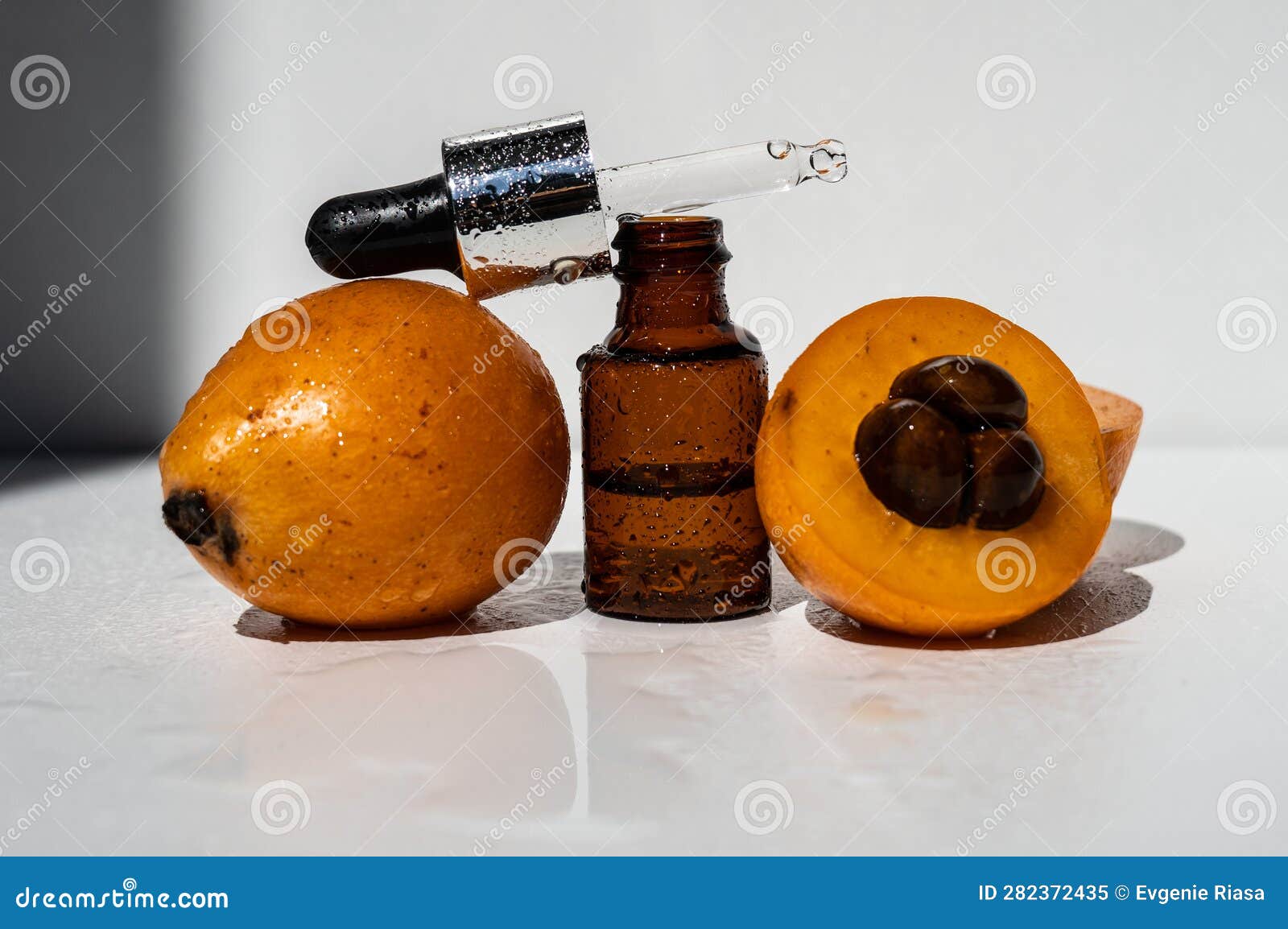 essential oil of japanese medlar. nepole frutta japanese medlar.