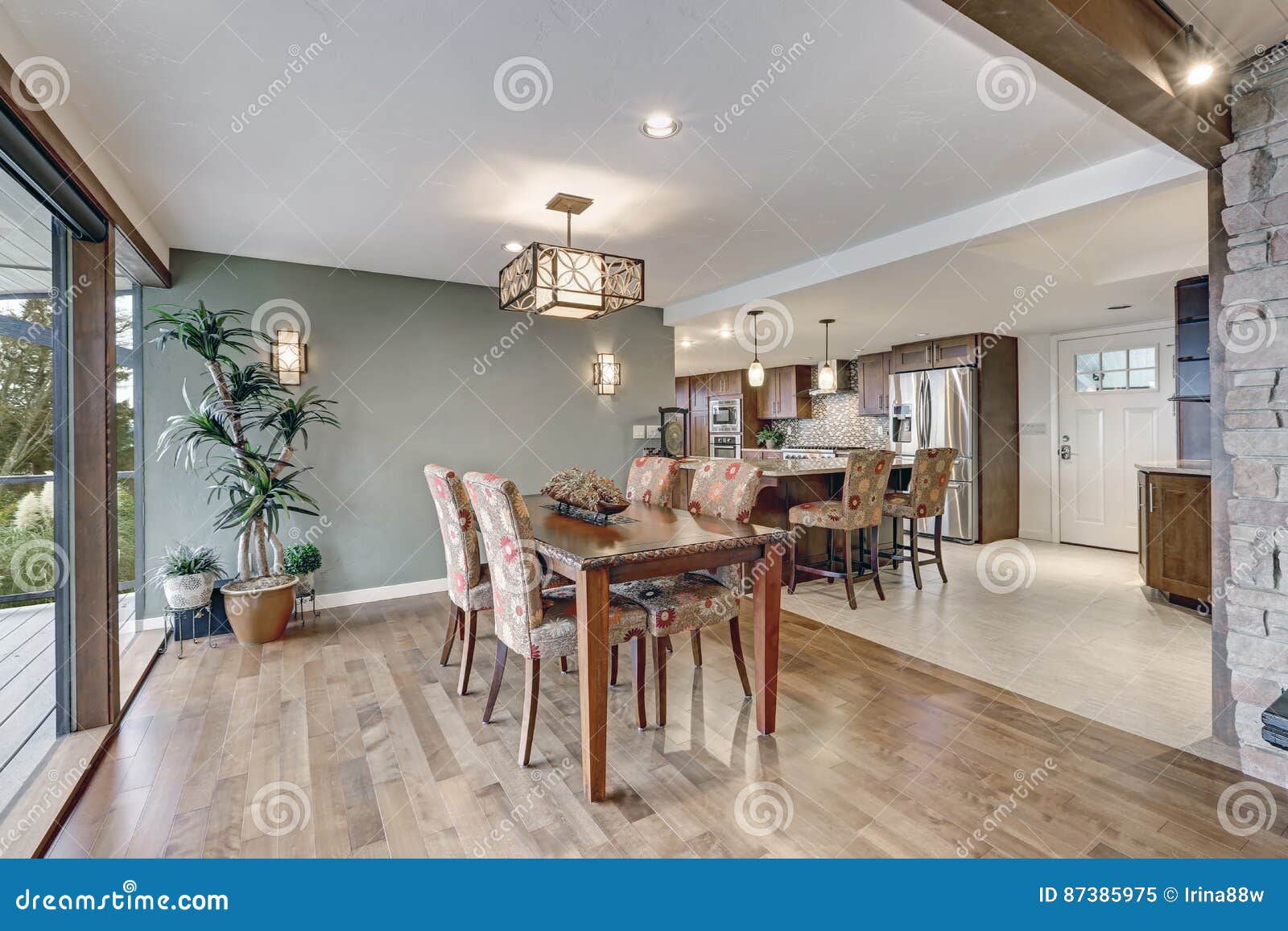 Esszimmer Des Schonen Panoramahauses Stockbild Bild Von Schonen Panoramahauses 87385975