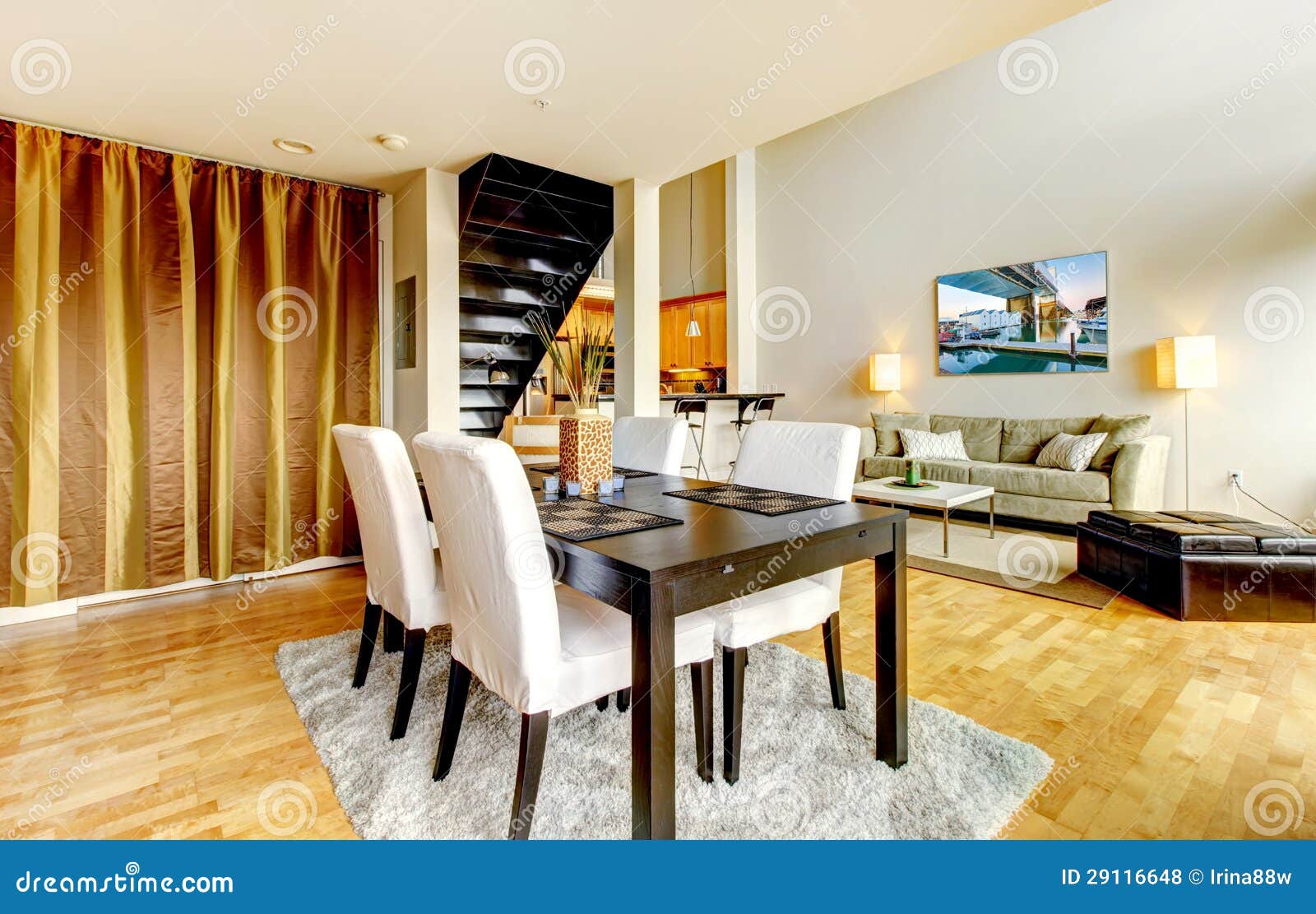 Esszimmerinnenraum In Der Modernen Stadtwohnung. Stockfoto - Bild von