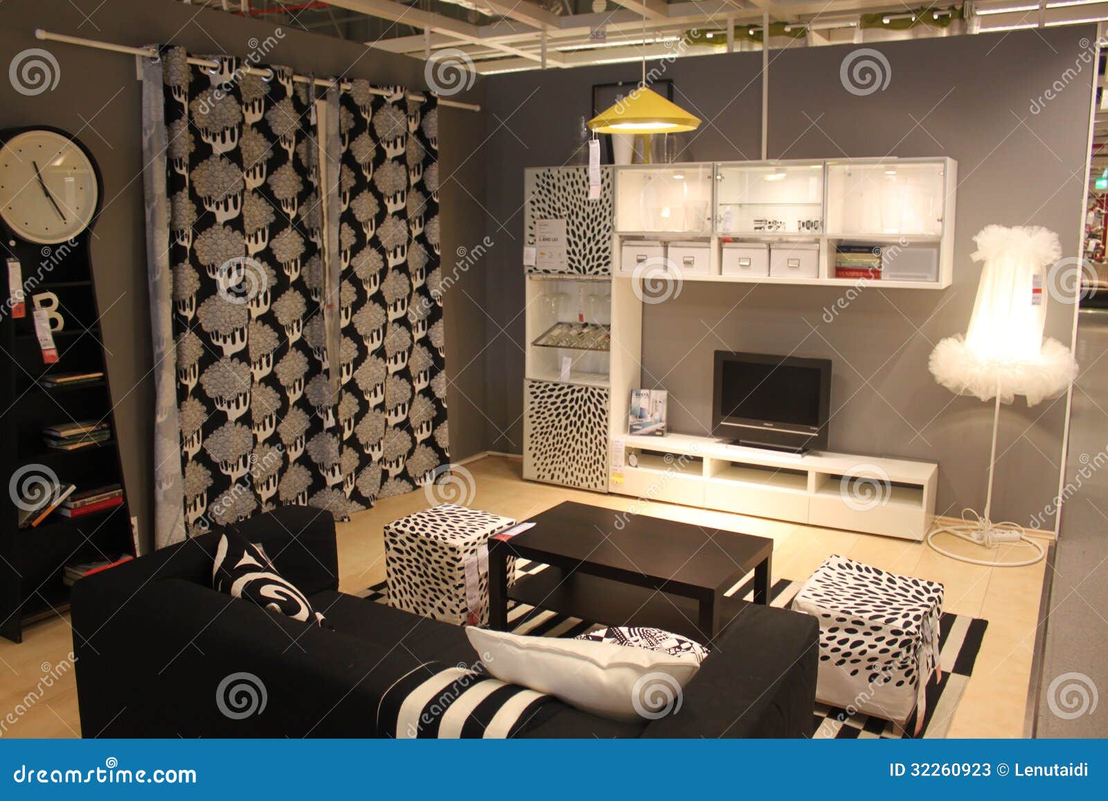 Esszimmermobel Redaktionelles Stockfoto Bild Von Esszimmermobel 32260923