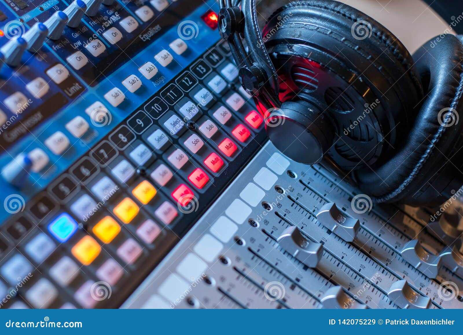 Operador de radio fotografías e imágenes de alta resolución - Alamy