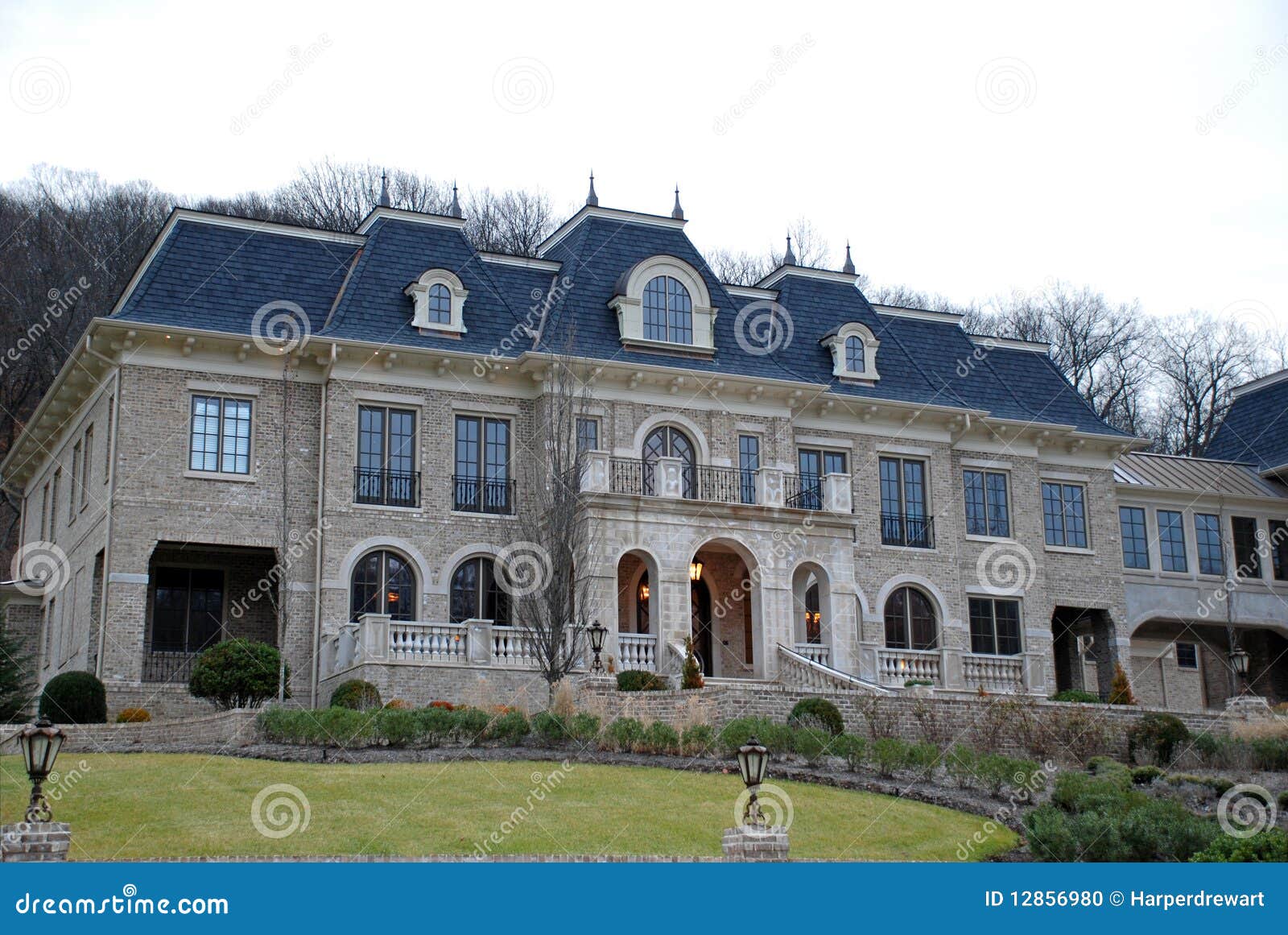 rundvlees overhandigen Wereldrecord Guinness Book Estate Manor Home 65 stock photo. Image of architecture - 12856980