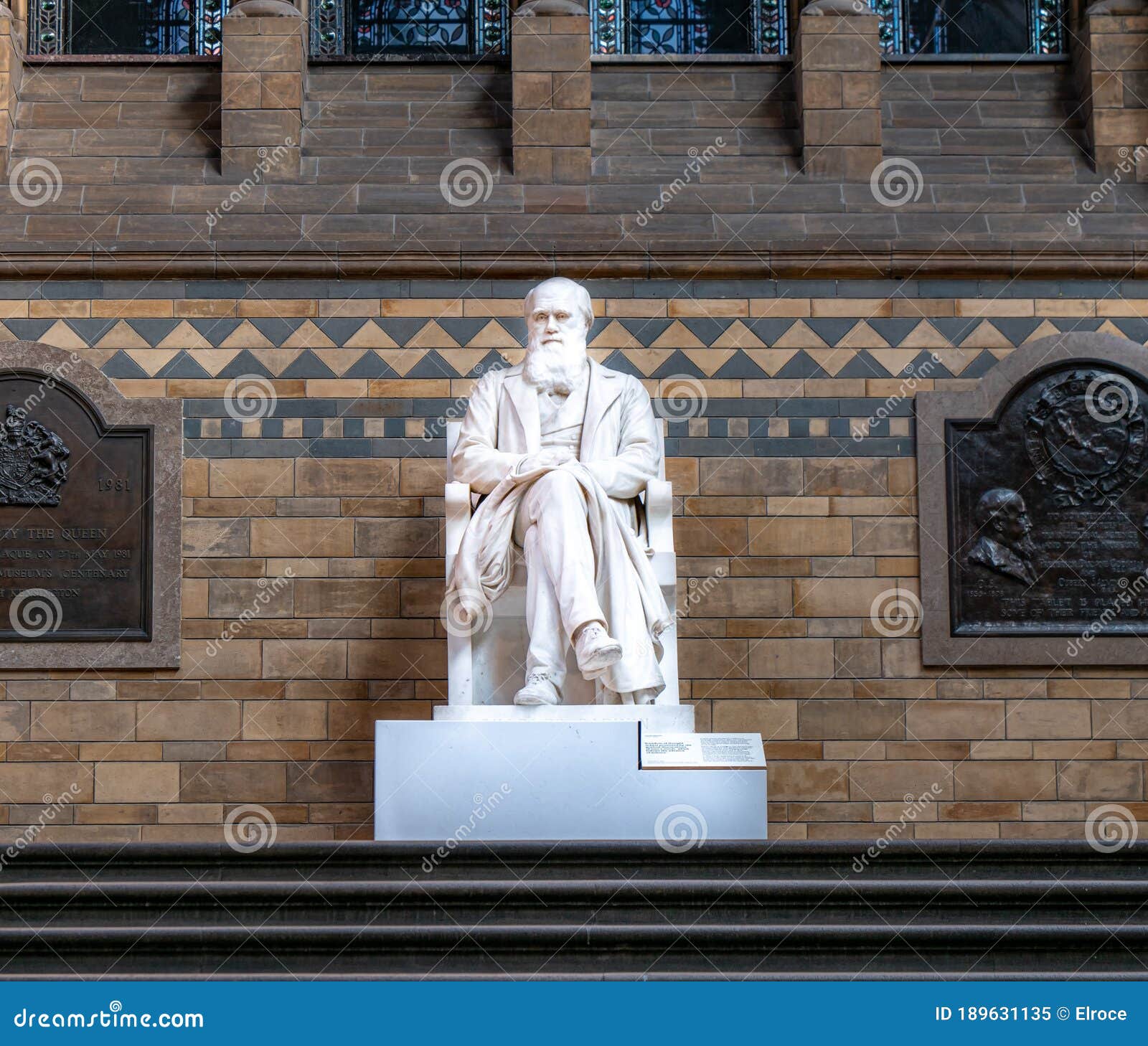 Estatua De Charles Darwin Padre De La Teoría De La Evolución De Las  Especies Localizadas Imagen editorial - Imagen de londres, nauseabundo:  189631135
