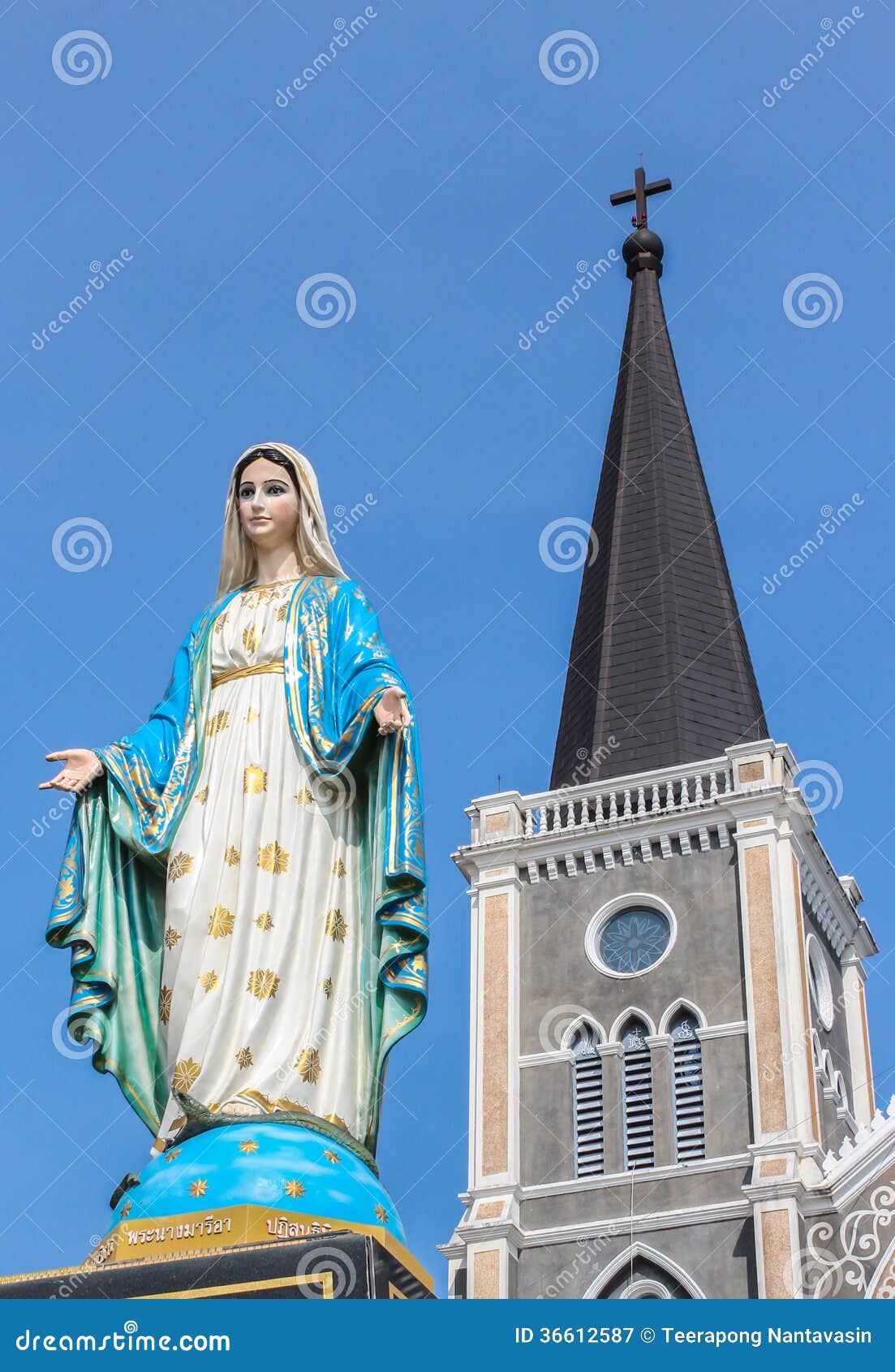 Estatua De La Virgen María En La Iglesia Católica. Imagen de archivo - Imagen de ruegue, santo: 36612587 Estatua De La Virgen María En La Iglesia Católica. Imagen de archivo - Imagen de ruegue, santo: 36612587