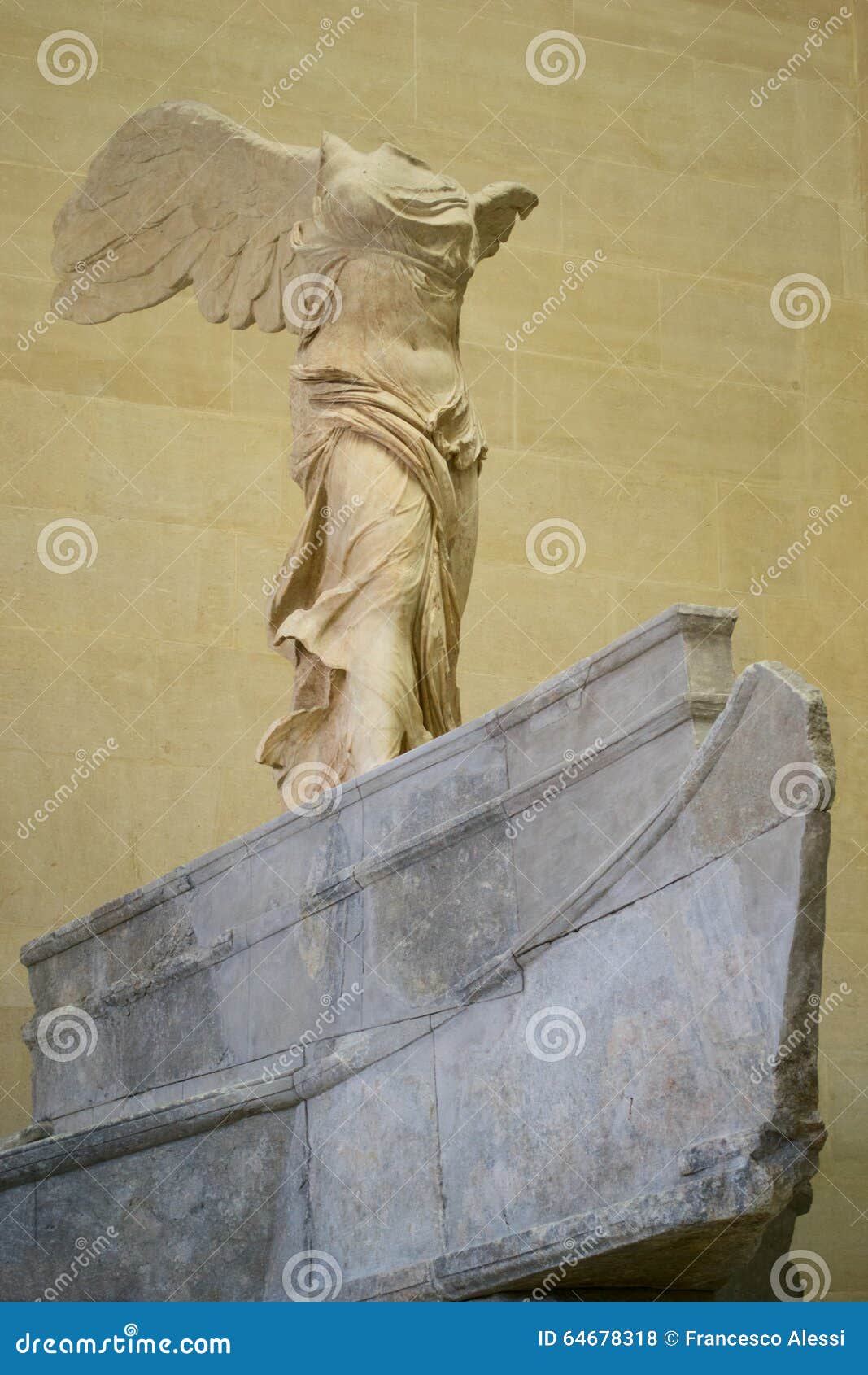 Estatua De Nike De Samothrace Foto de archivo editorial - Imagen de  belleza, griego: 64678318