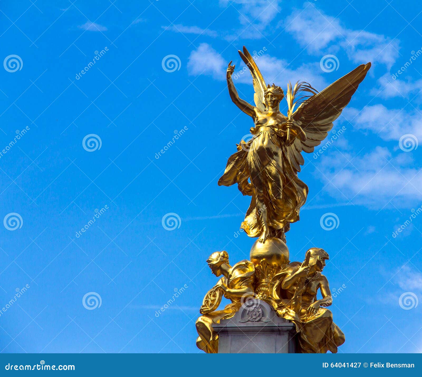 Estatua Nike (diosa De La Victoria) En Victoria Monument Memorial Fuera Del Buckingham Palace, Londres de archivo - Imagen de recorrido, cierre: