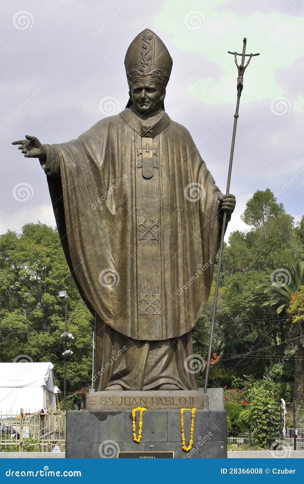 Estatua del papa foto de archivo. Imagen de ciudad, imagen - 28366008