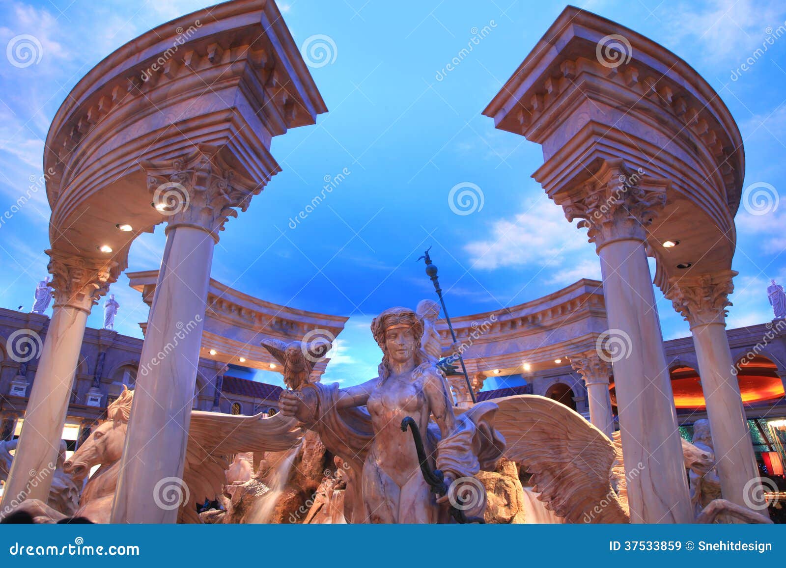 Estatua En El Palacio De Caesars Imagen de archivo editorial Imagen