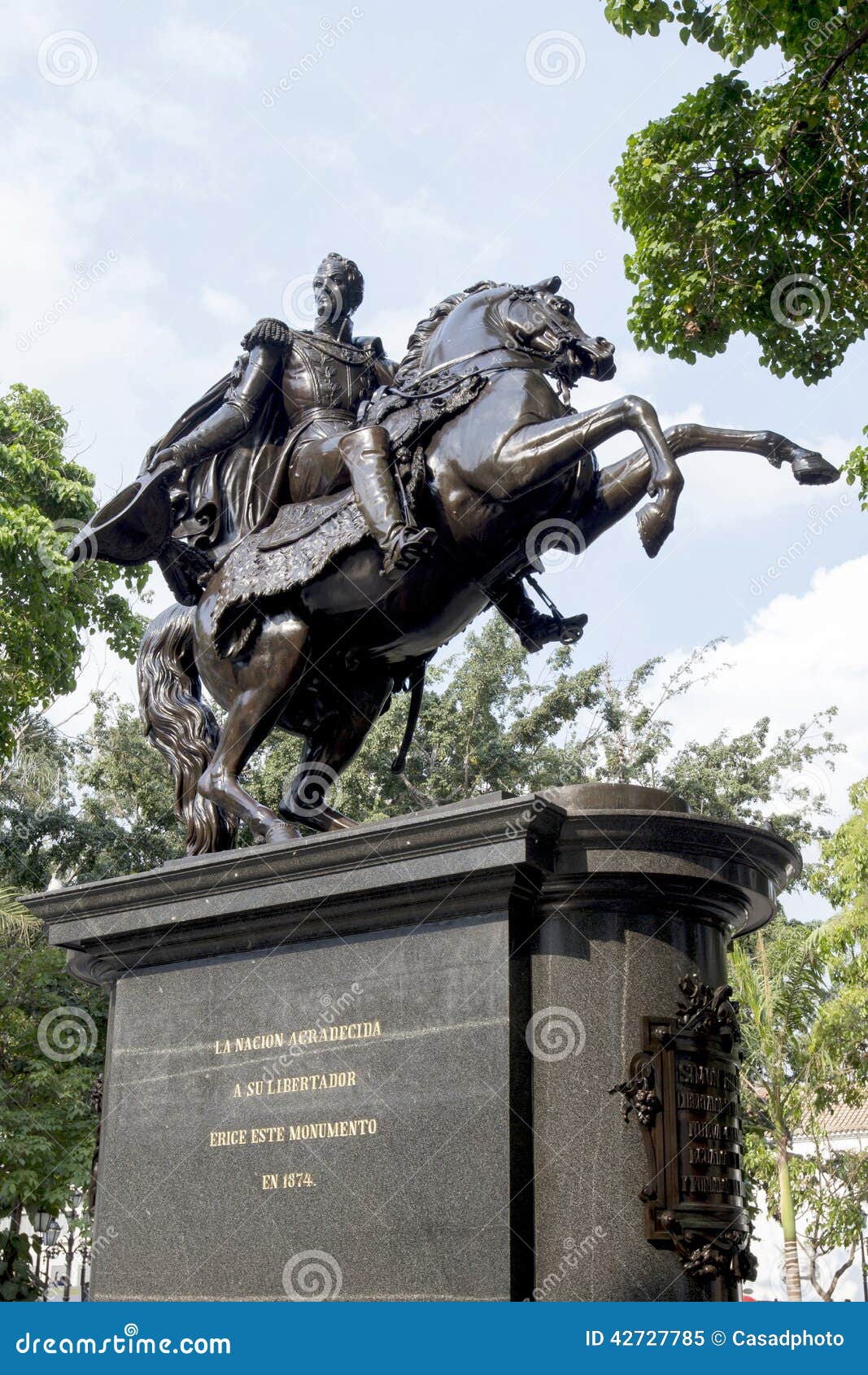 Estatua Simon Bolivar imagen de archivo. Imagen de americano 42727785