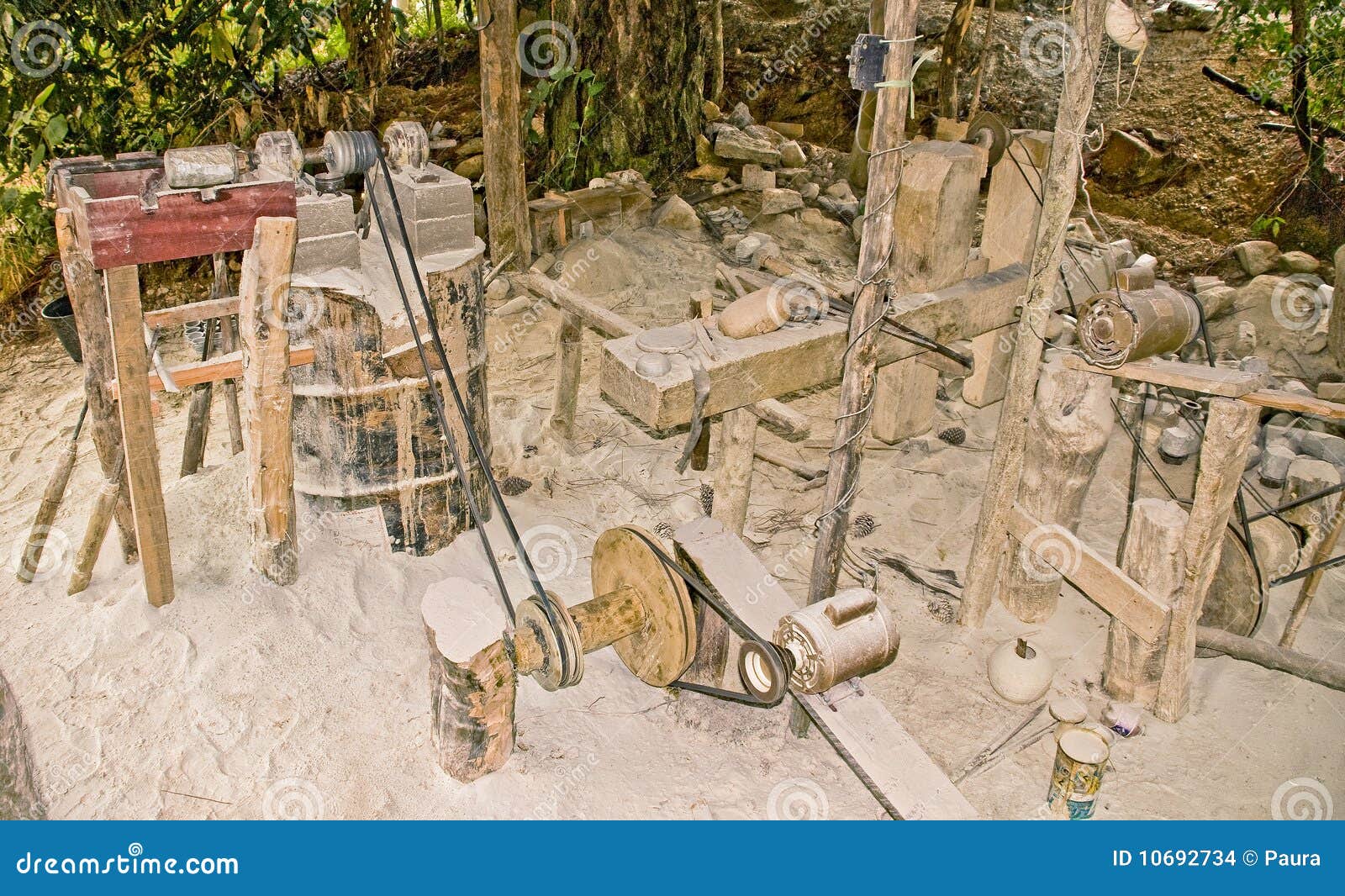 A esteatite Handcraft a estação do local de trabalho. Uma esteatite típica handcraft a estação do local de trabalho