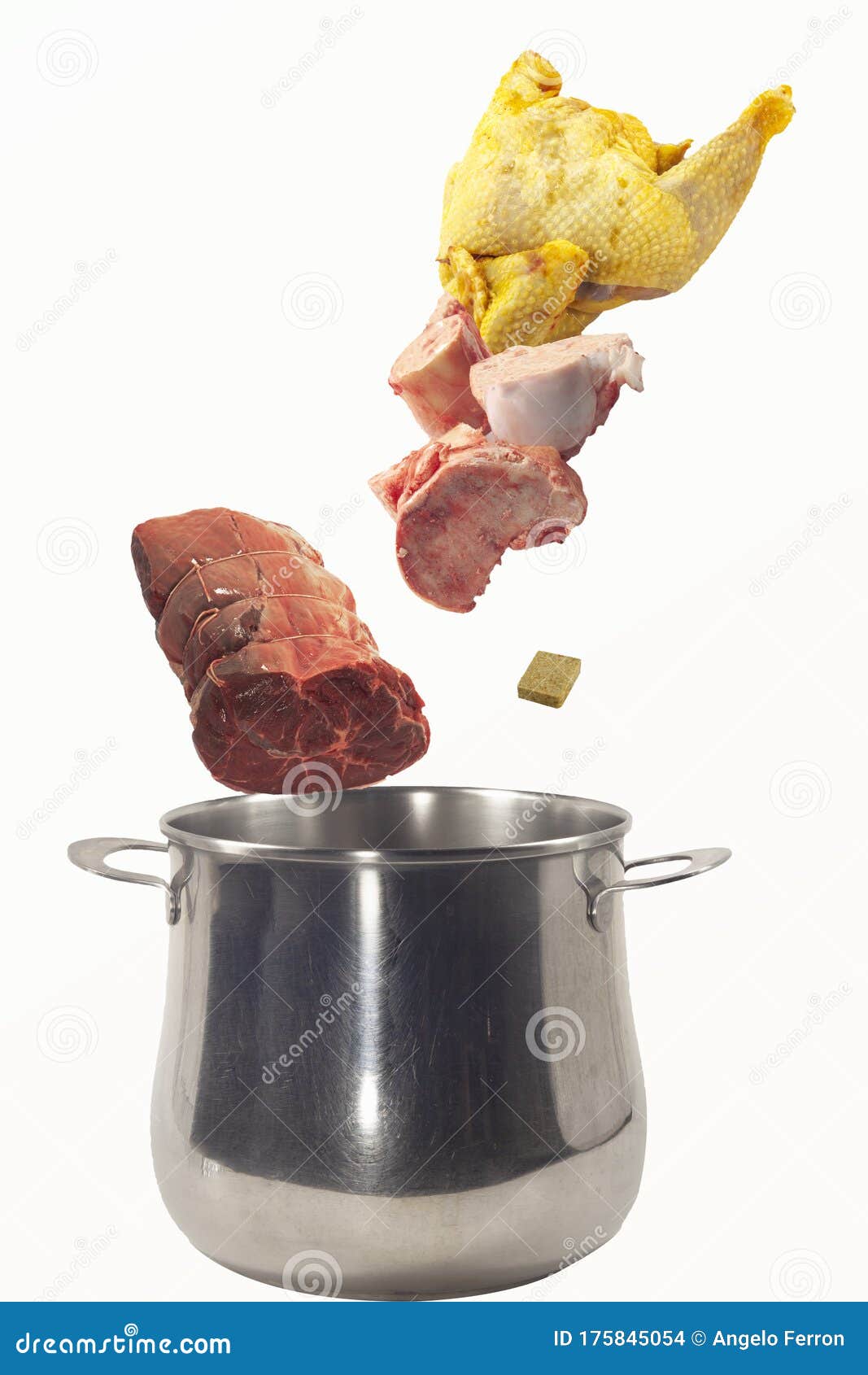 Estratto Di Brodo Di Pollo Preparato Per Il Brodo Di Carne Fotografia Stock  - Immagine di cottura, pasto: 175845054
