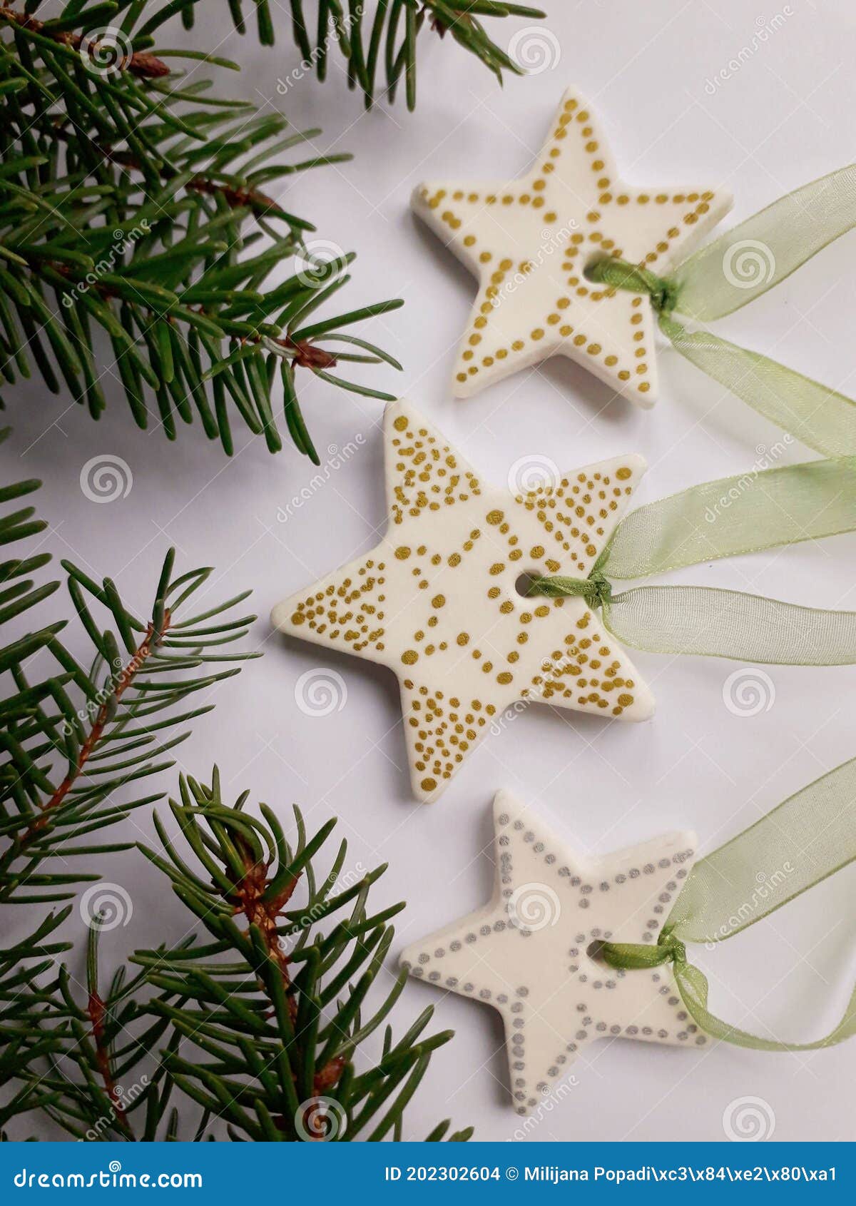 Estrellas De Adornos De Navidad Foto de archivo - Imagen de invierno,  estrellas: 202302604
